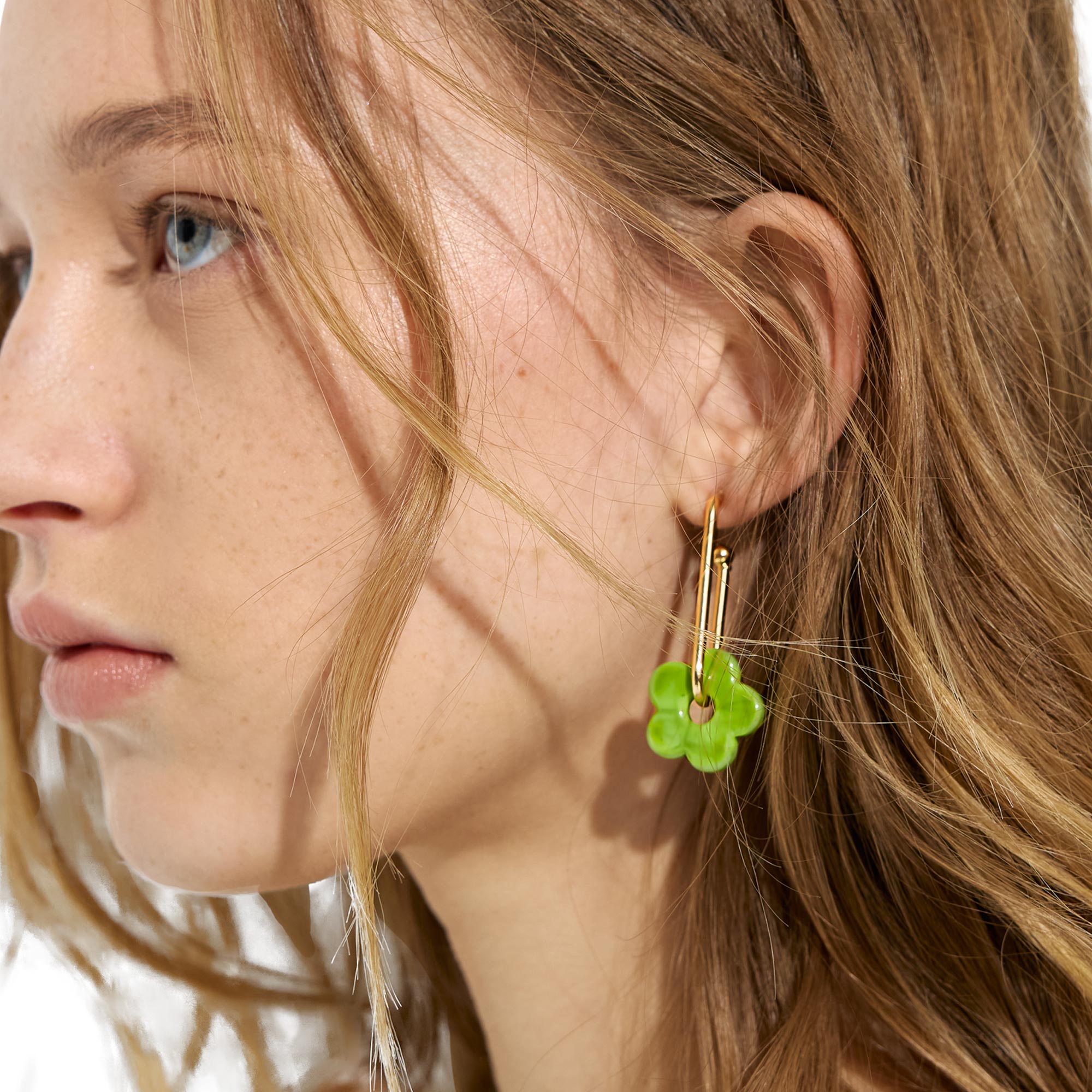 Aros Alargados Con Flor De Cristal