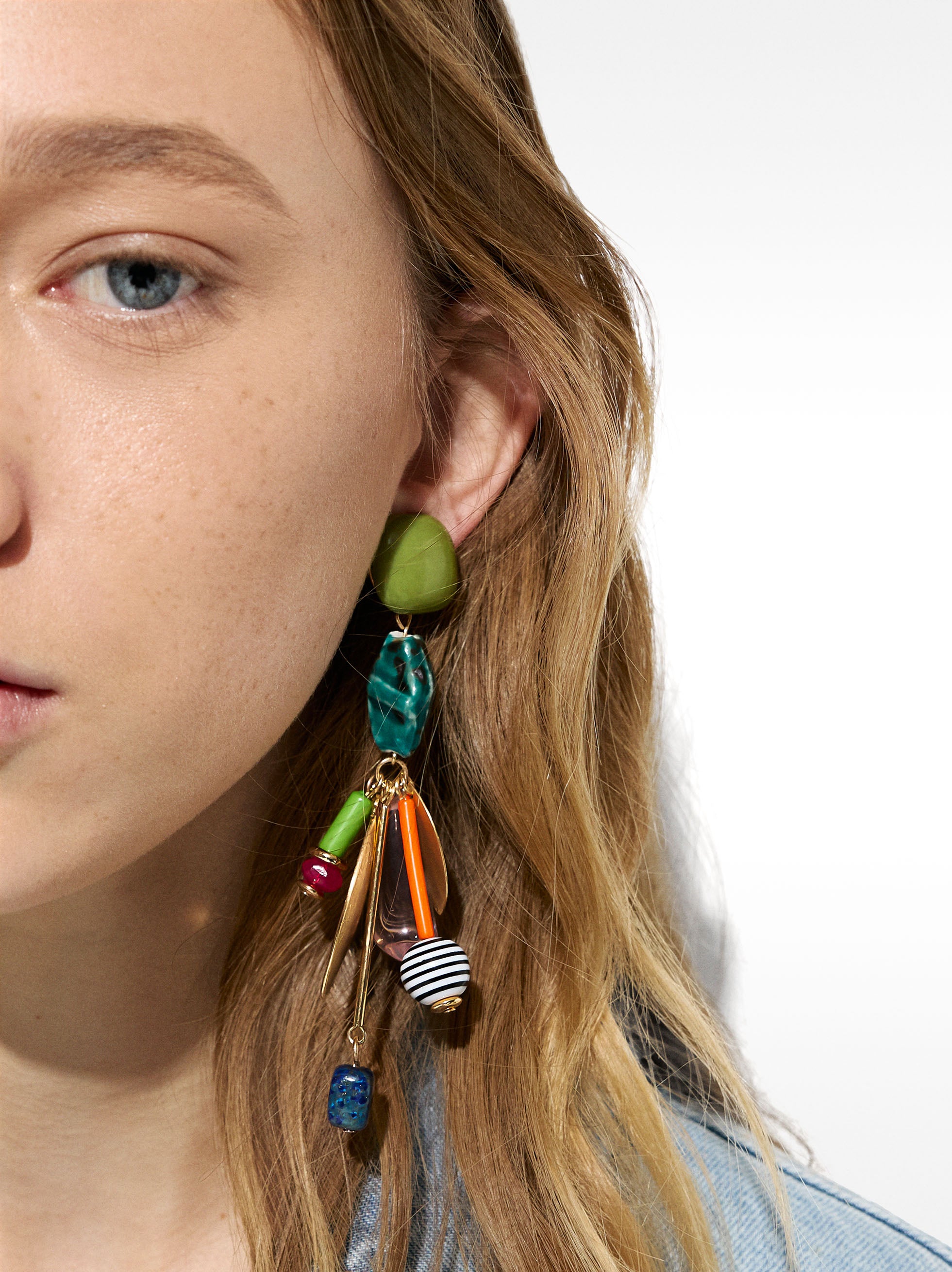 Aretes Largos Con Piedra Y Resina