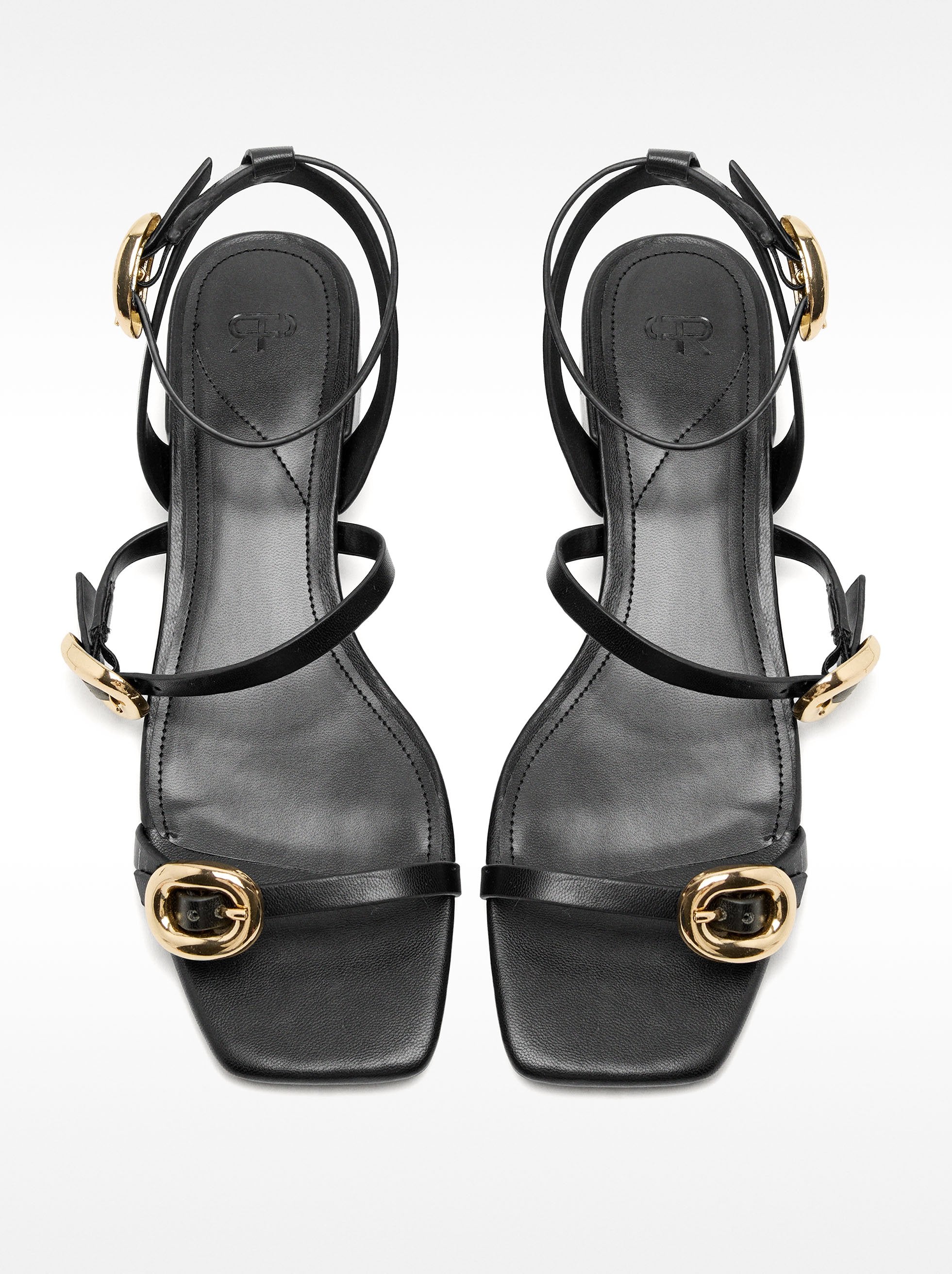 Sandalias Con Tiras Y Hebillas