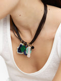 Collar Corto Con Charms De Piedra