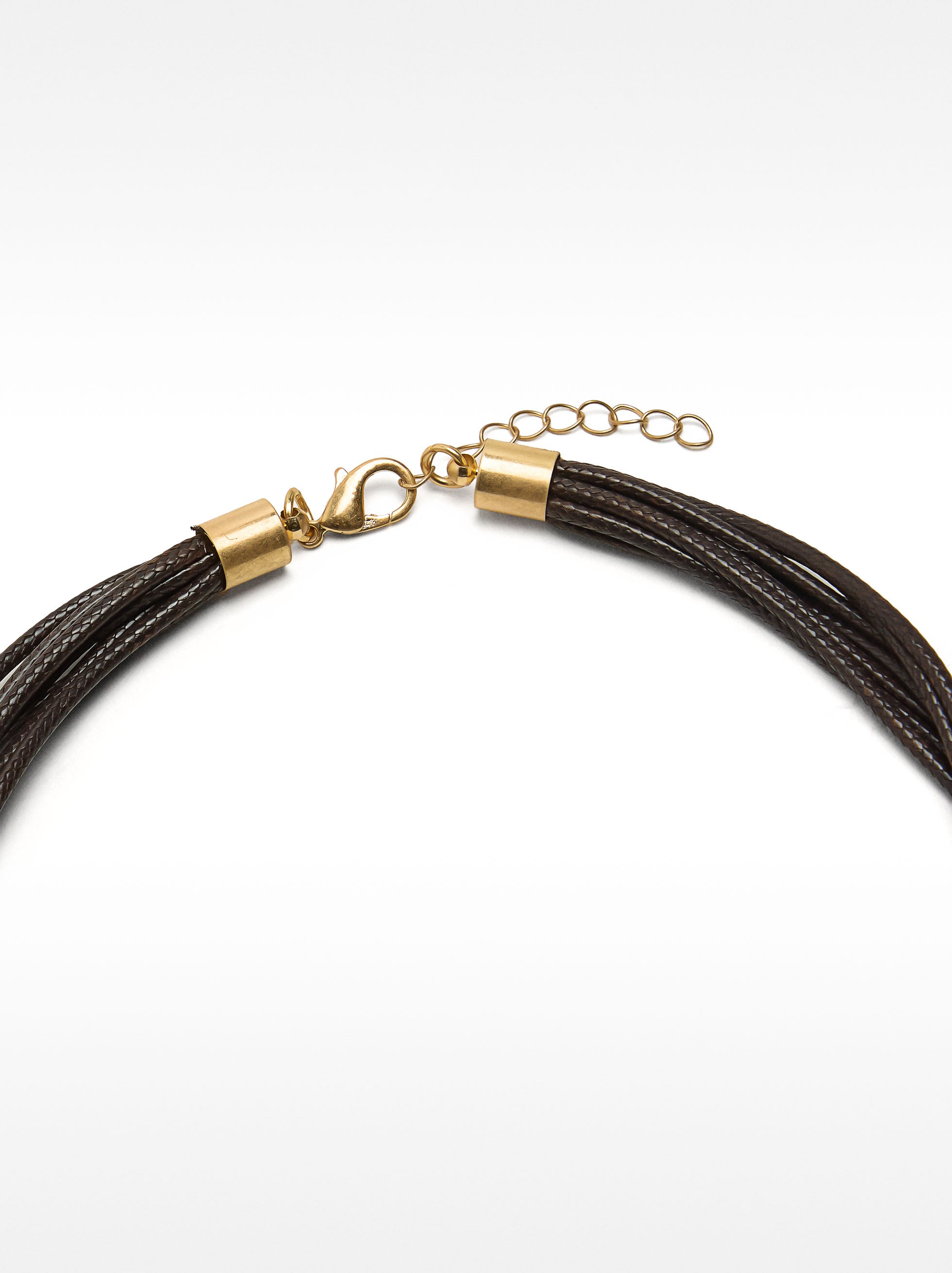 Collar Corto Con Charms De Piedra