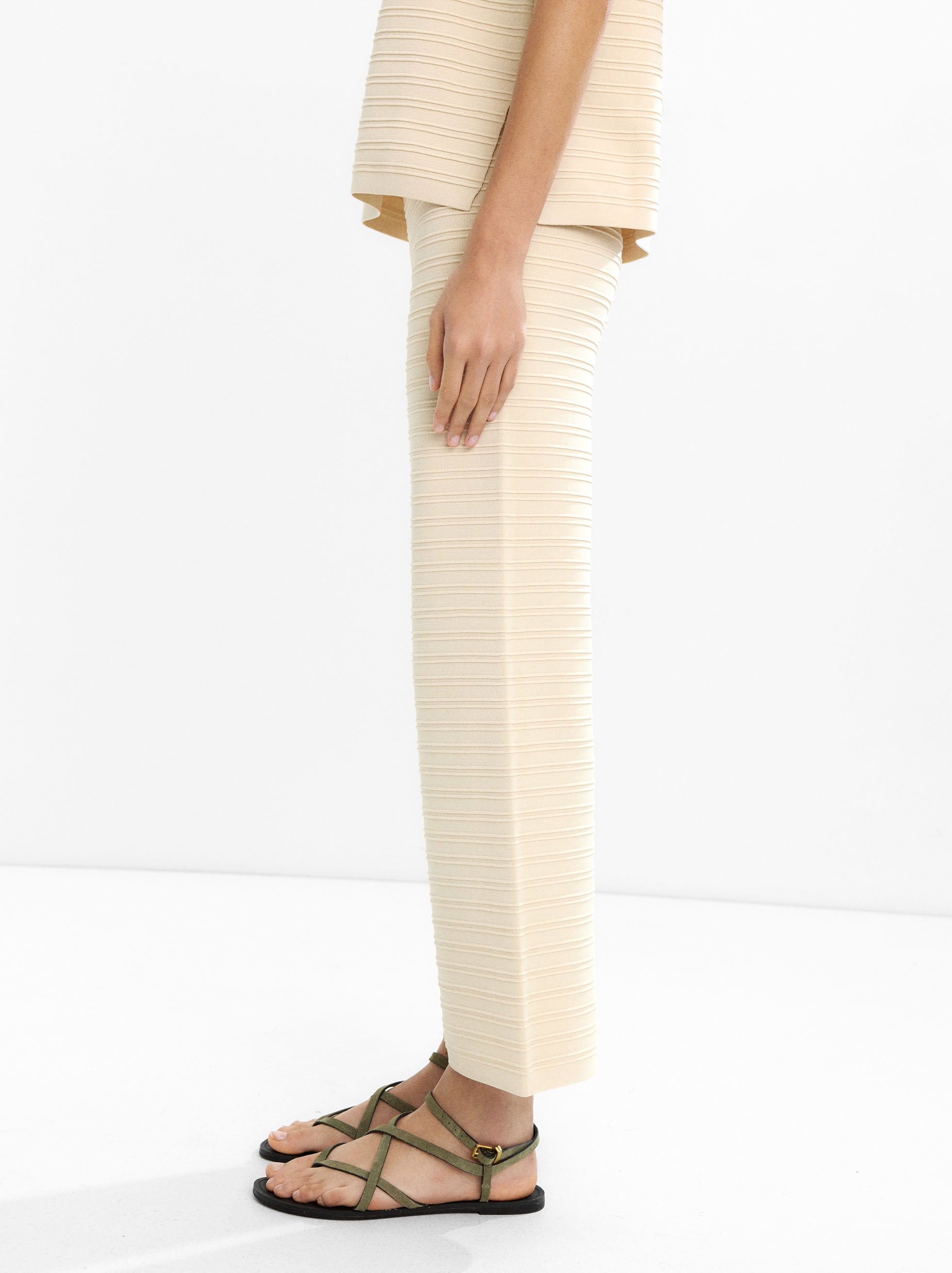 Pantalón Canalado De Punto