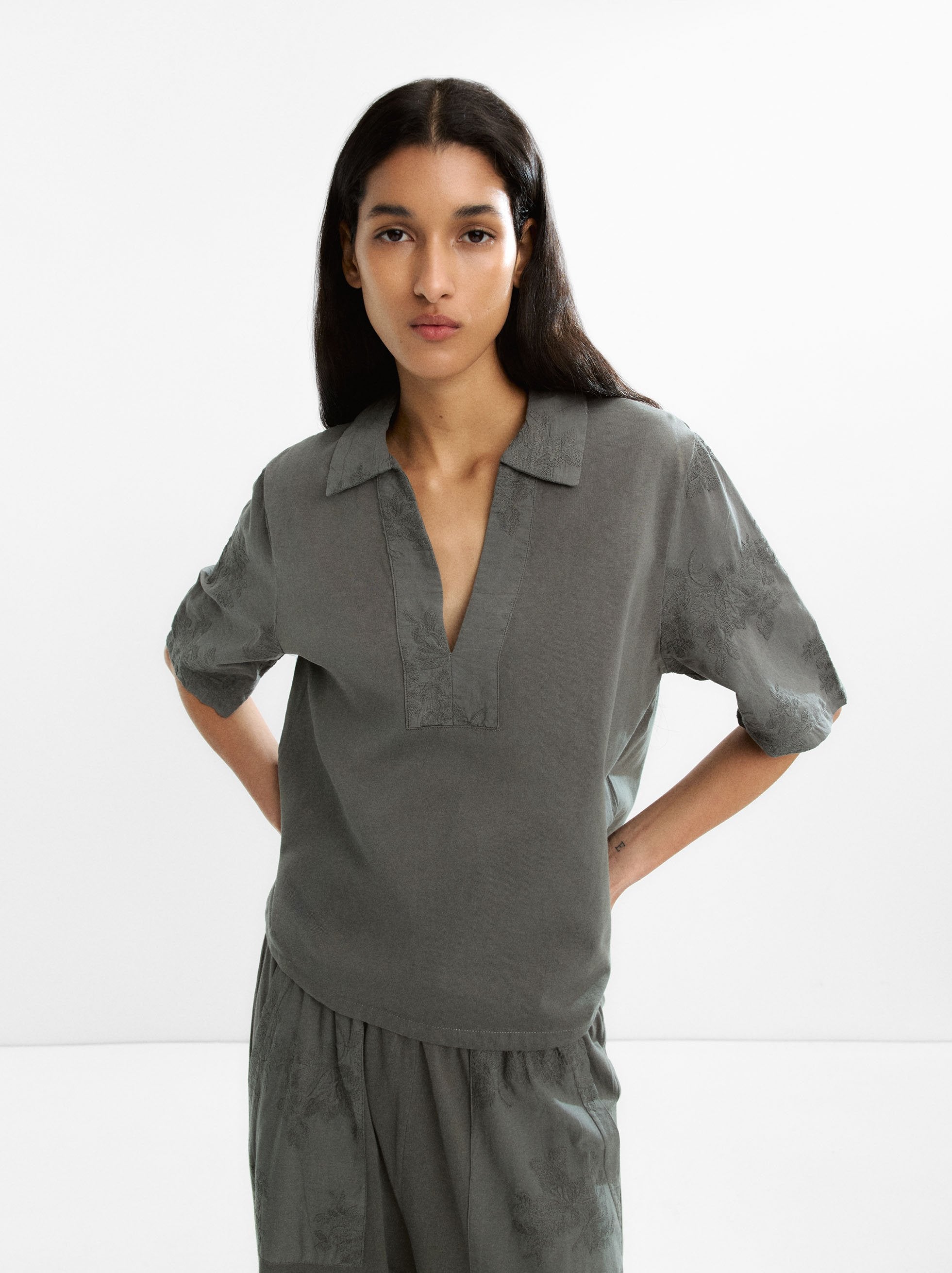 Blusa Con Bordados 100% De Algodón