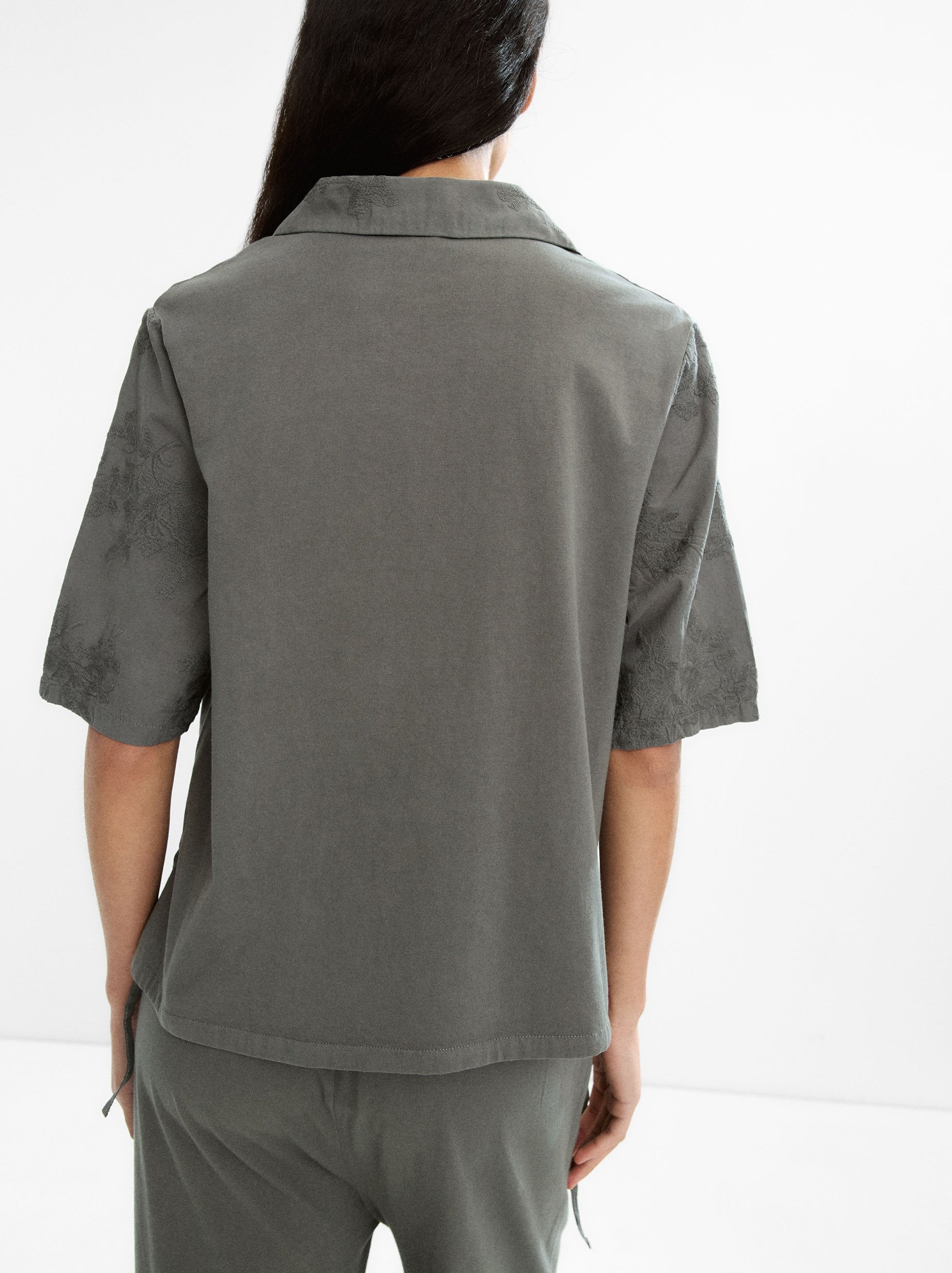 Blusa Con Bordados 100% De Algodón