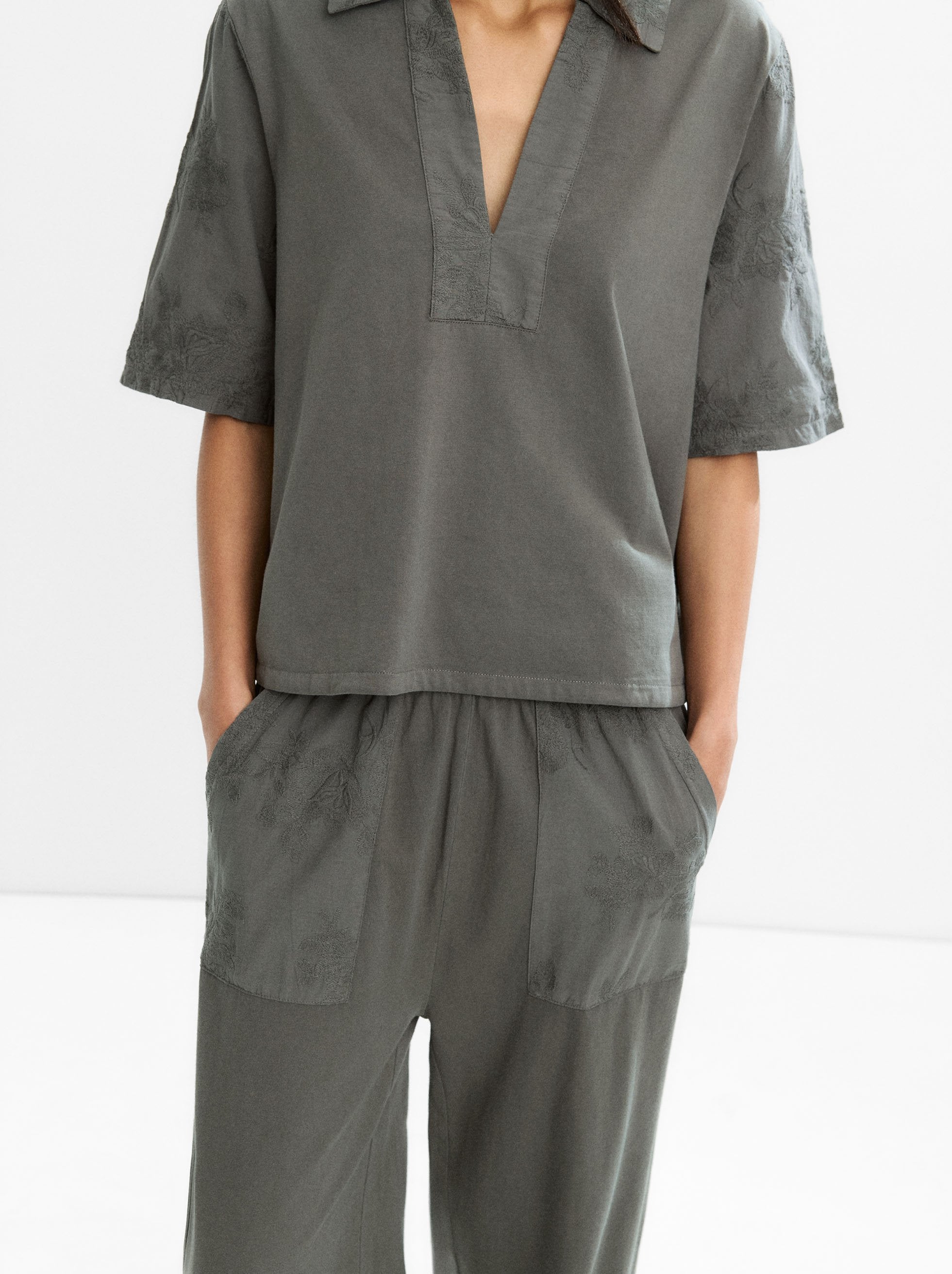 Blusa Con Bordados 100% De Algodón