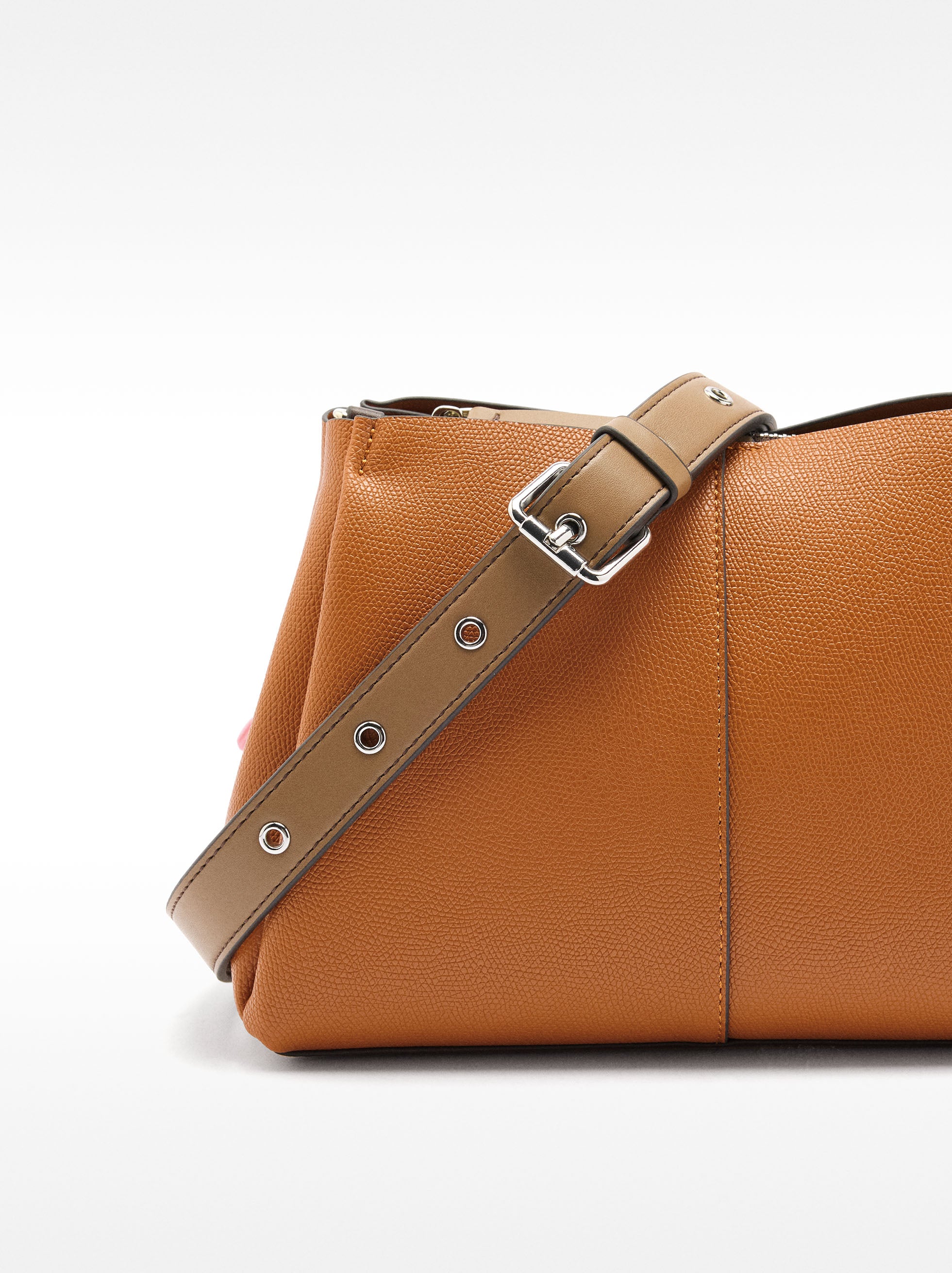 Bolso Bandolera Con Textura