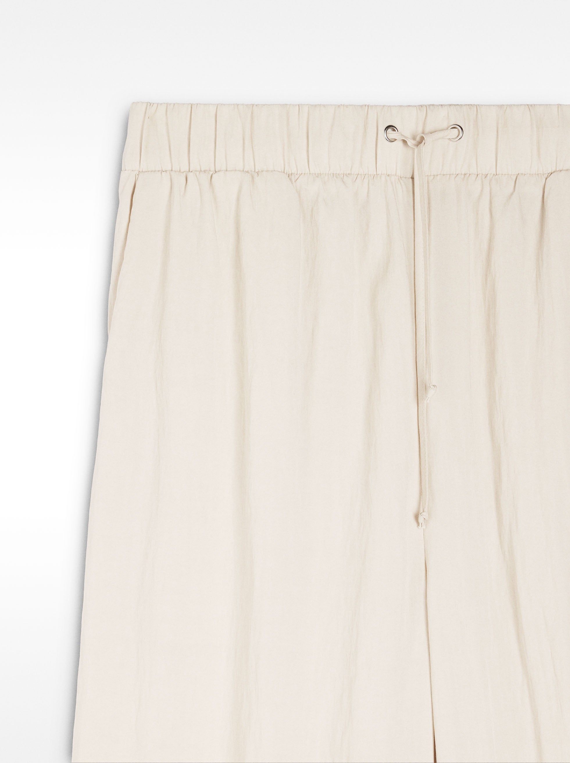 Pantalón Fluido Con Cintura Elástica