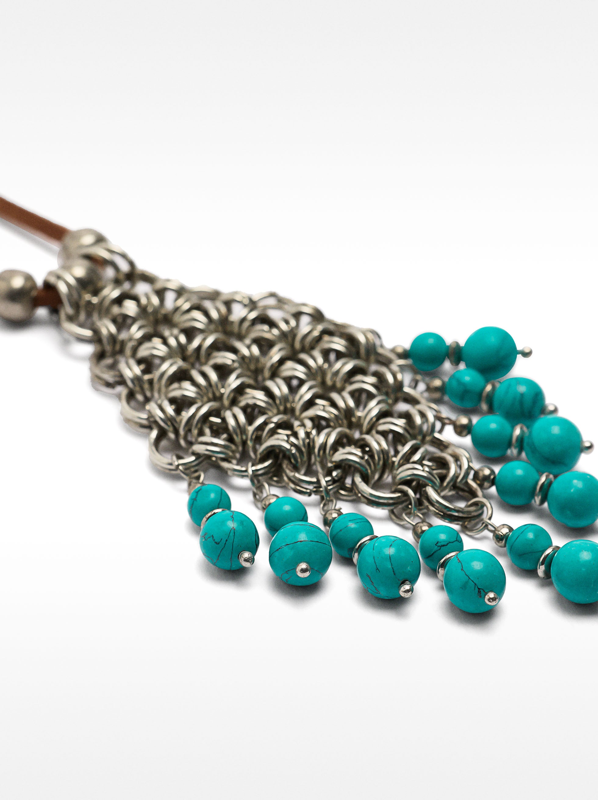 Collar De Piel Con Colgante De Piedras