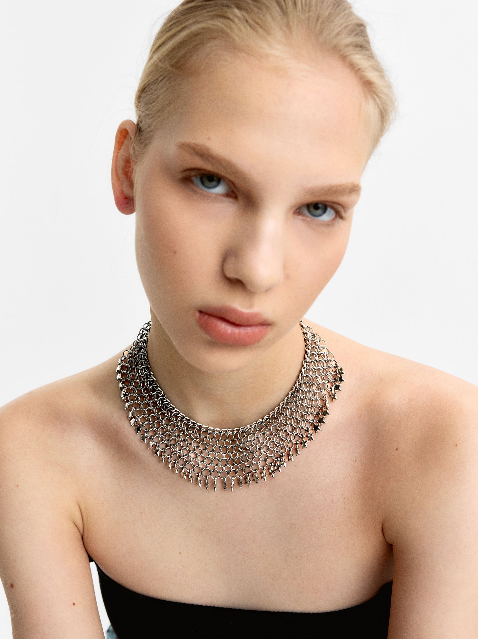 Collar Entrelazado Con Estrellas