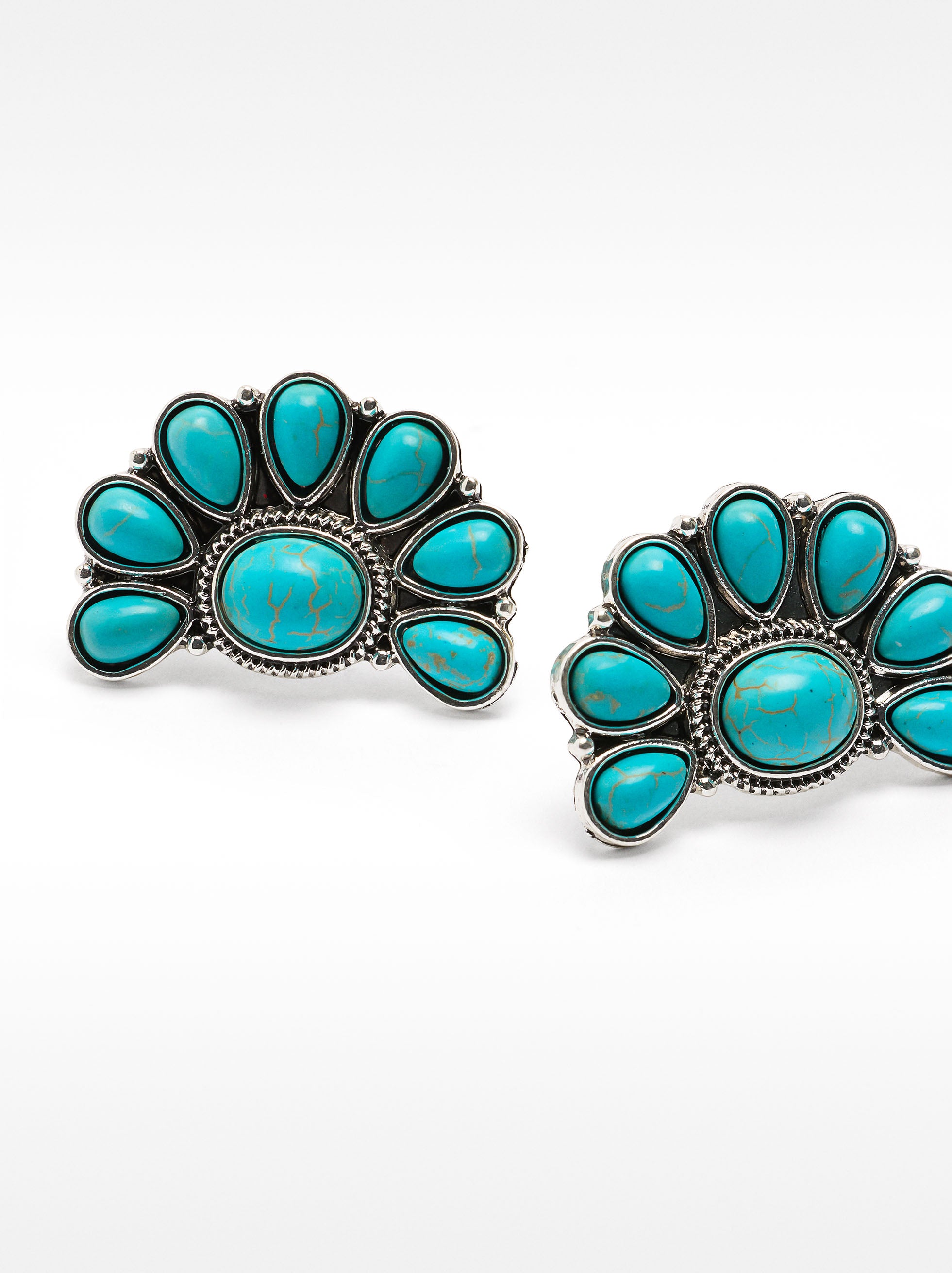 Pendientes De Media Flor Con Piedras