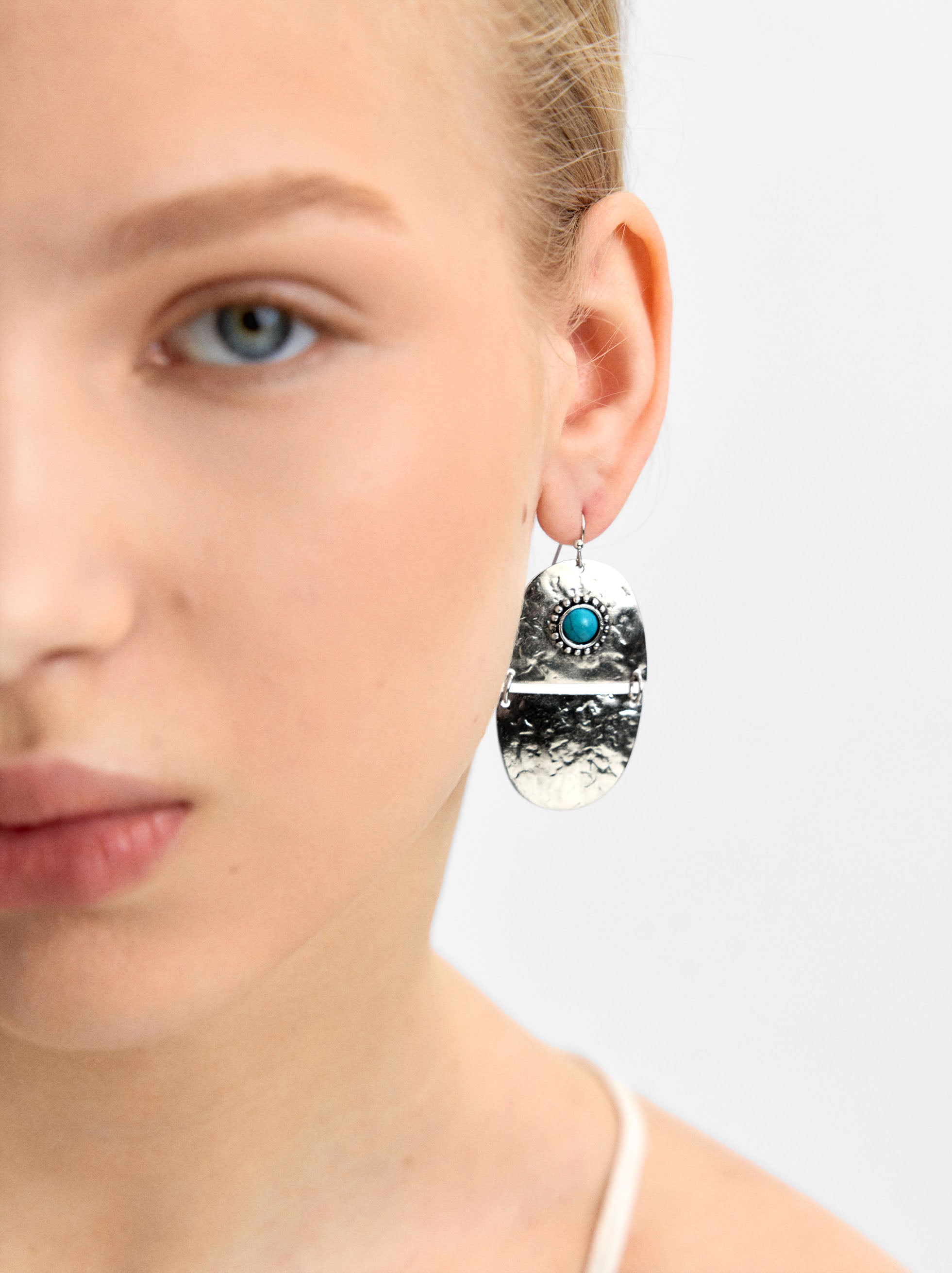 Pendientes Ovalados Largos Con Piedra