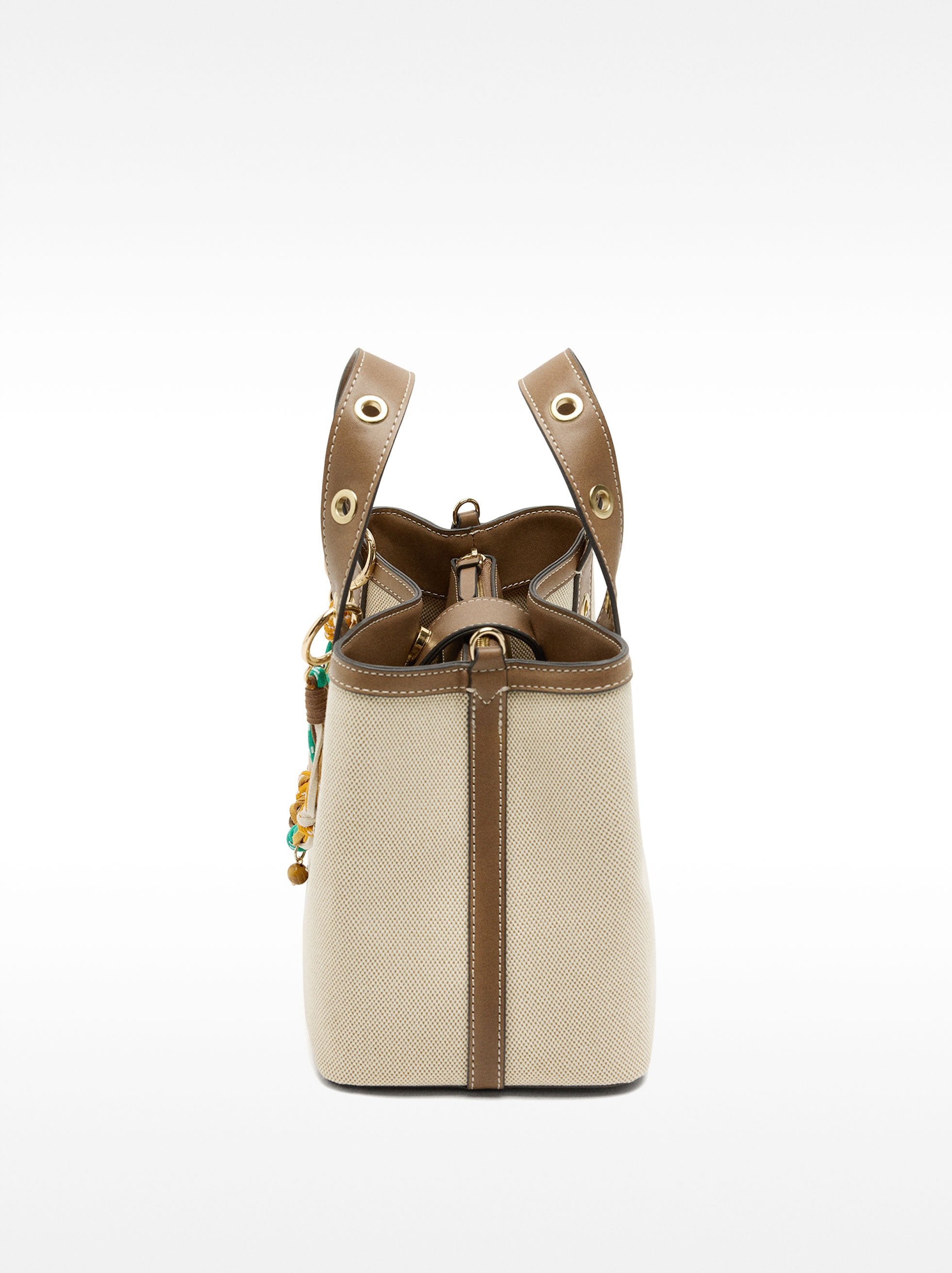 Bolso Tote En Tejido Con Colgante