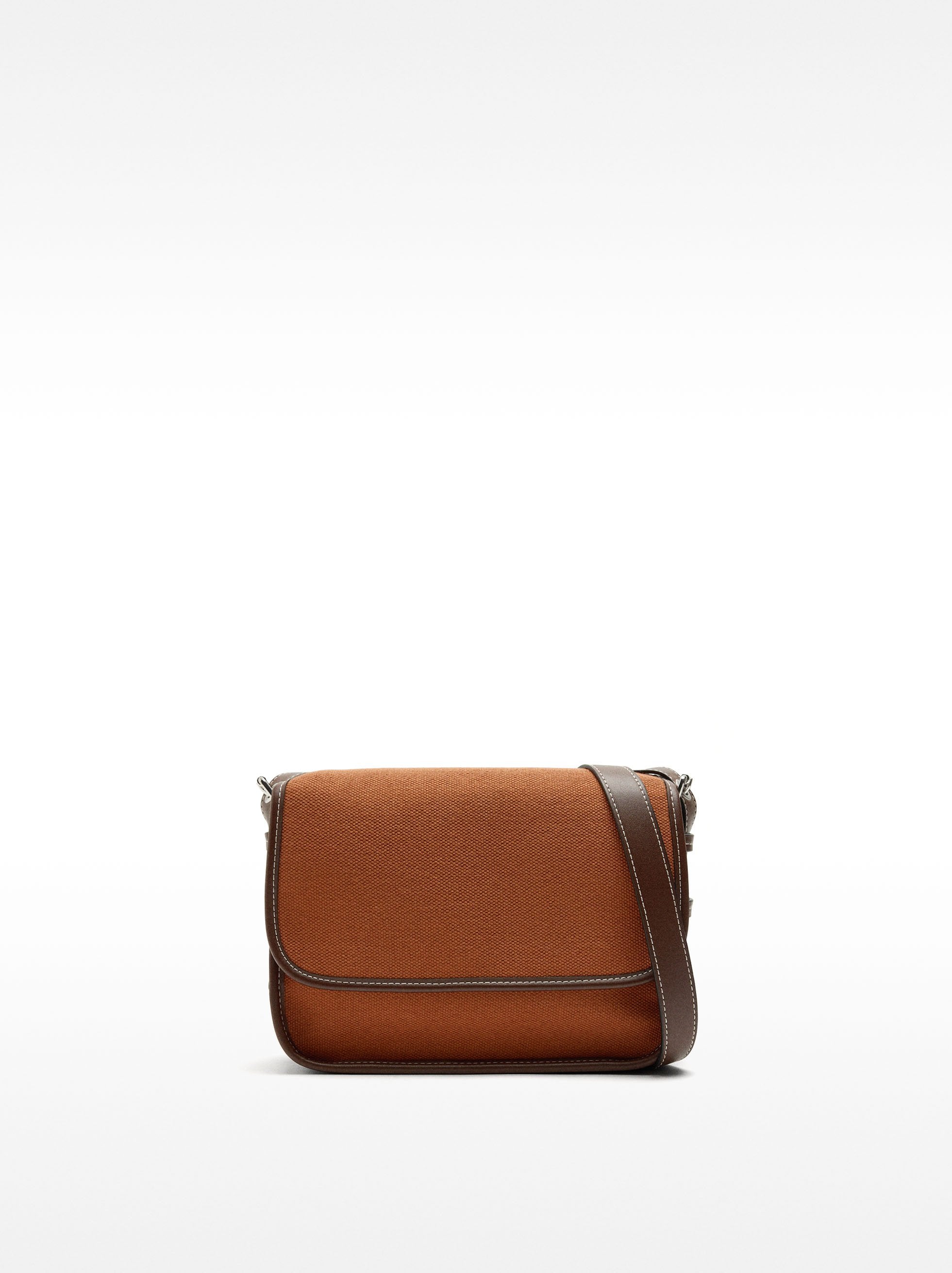 Bolso Bandolera En Tejido Con Cierre De Solapa