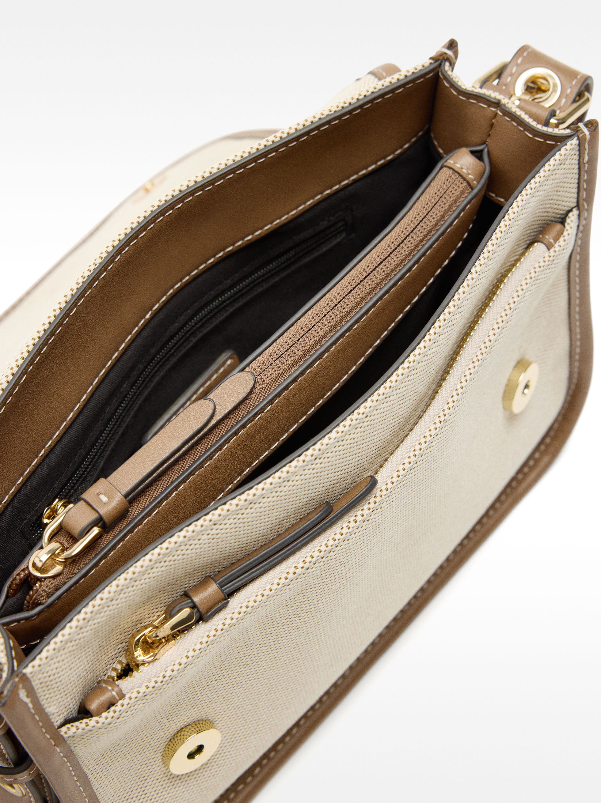 Bolso Bandolera En Tejido Con Cierre De Solapa