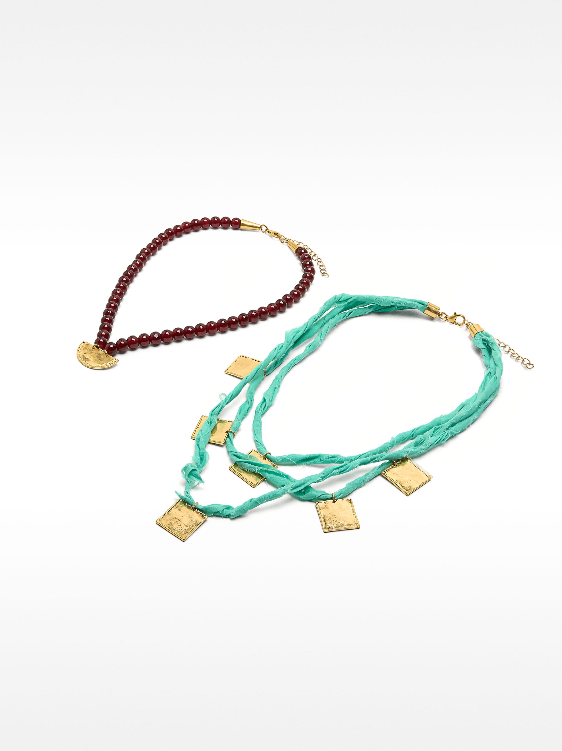 Set De Collares De Cordón Y Cuentas De Piedra