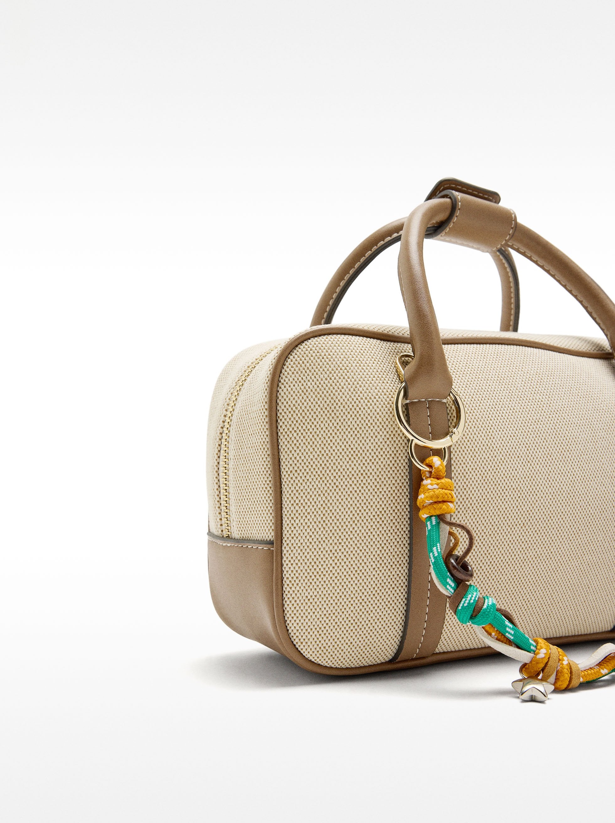 Bolso Tote Rectangular Con Colgante