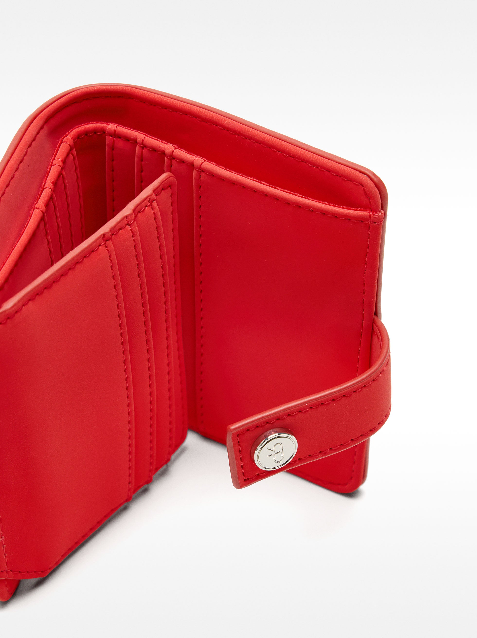 Cartera Con Textura Suave