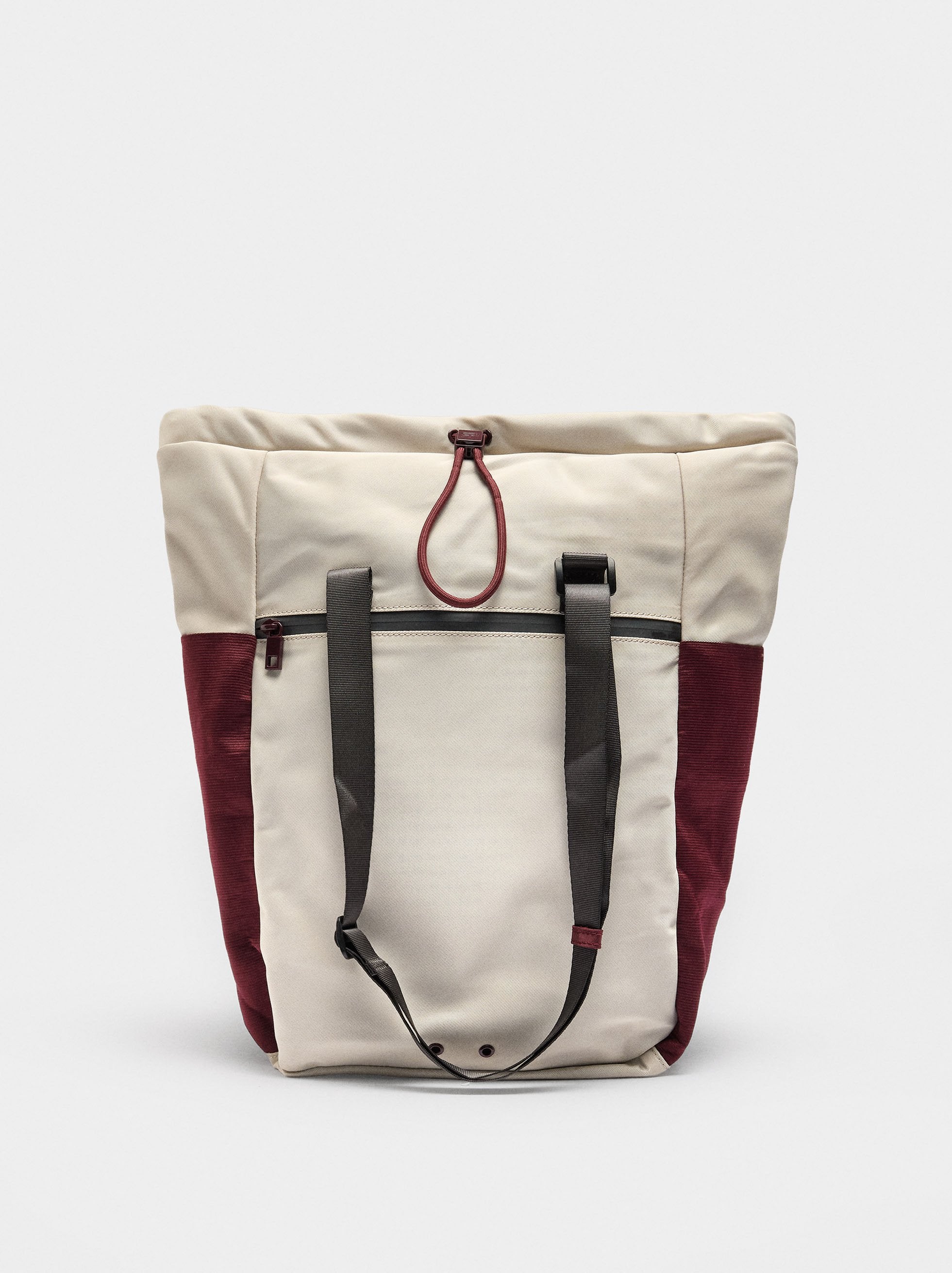 Mochila De Nylon Con Fruncido