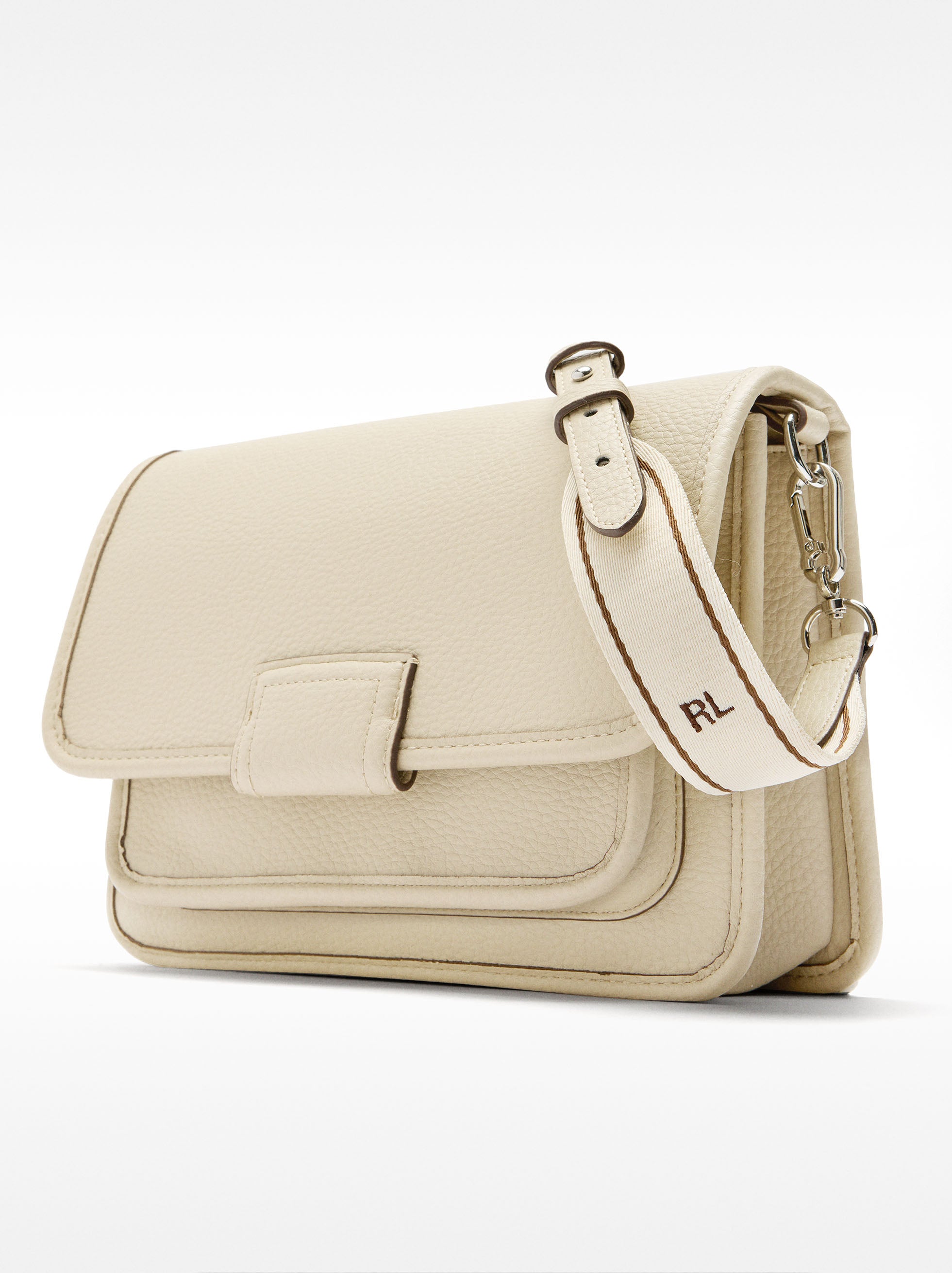 Bolso Bandolera Con Textura Y Solapa