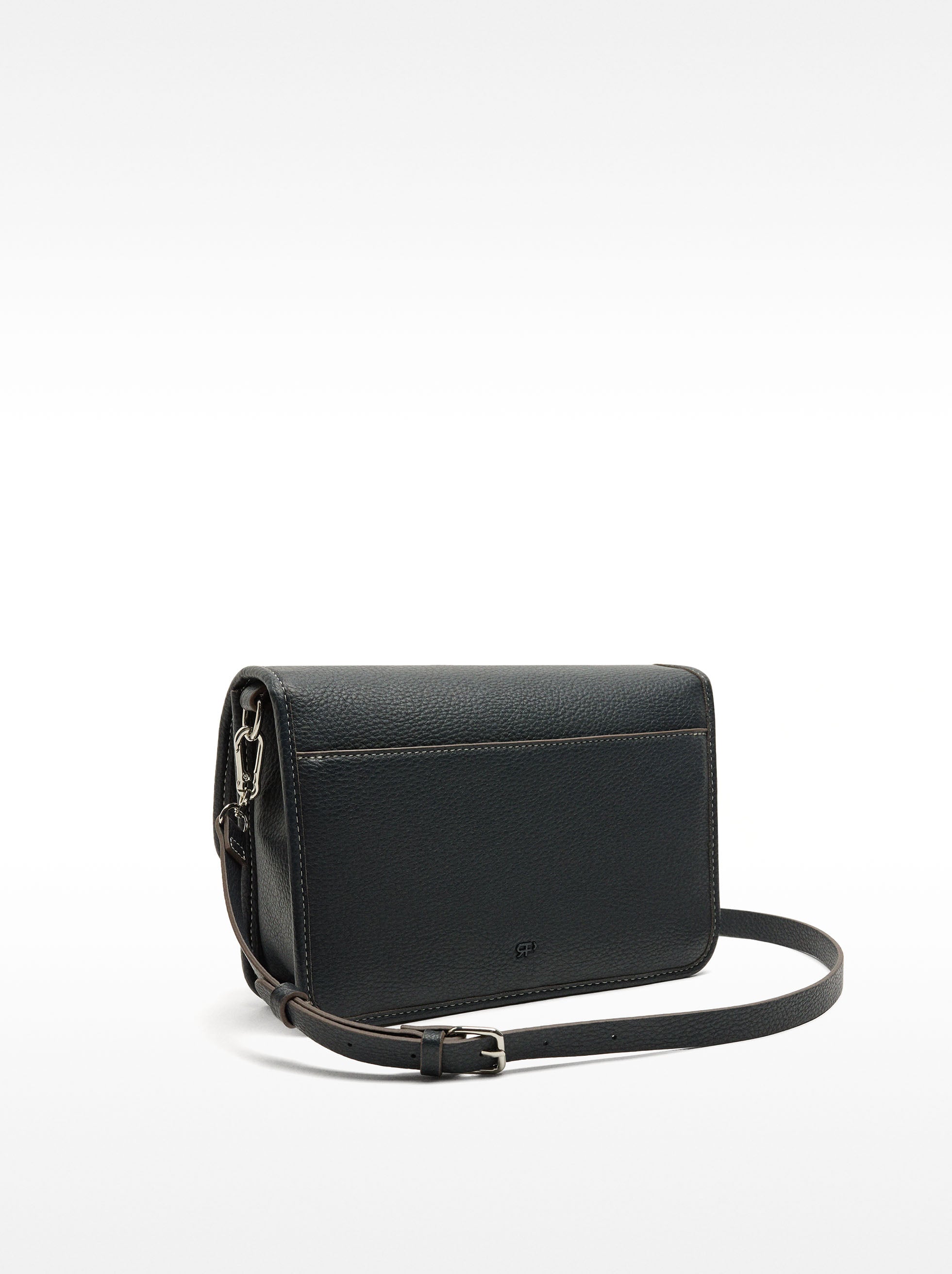 Bolso Bandolera Con Textura Y Solapa