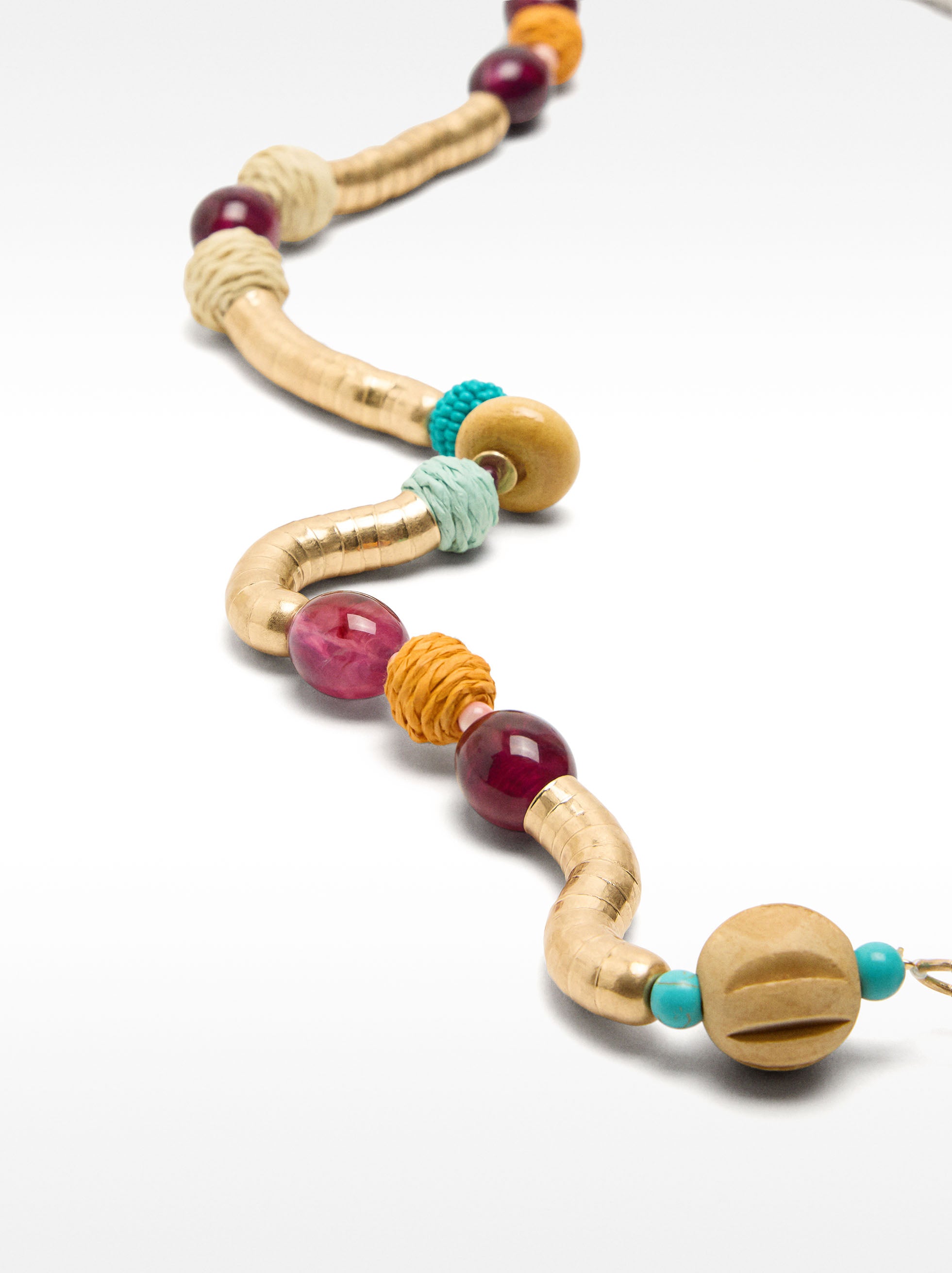 Collar De Cuentas Piedras Y Rafia