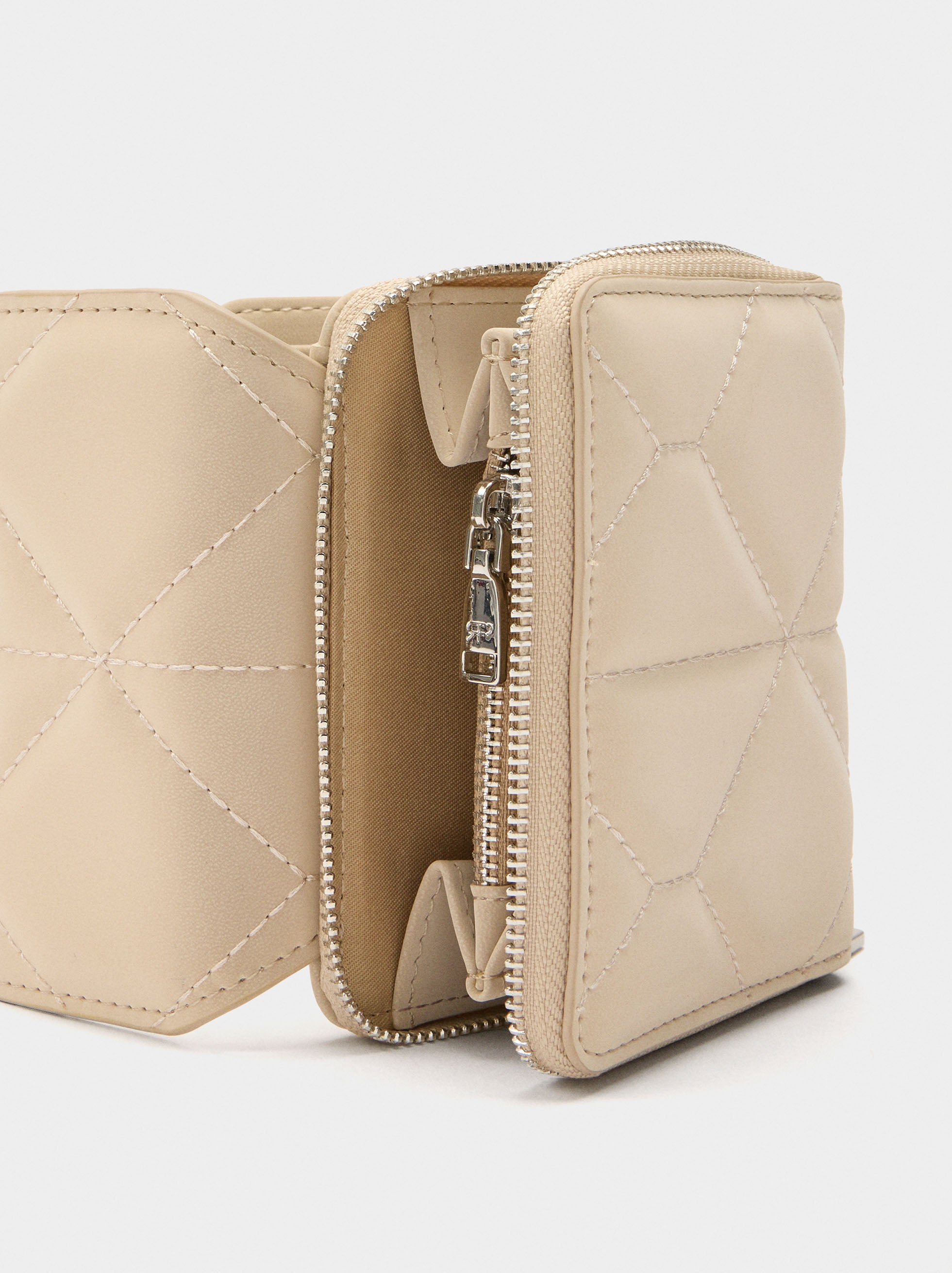 Cartera Acolchoada Con Textura Suave
