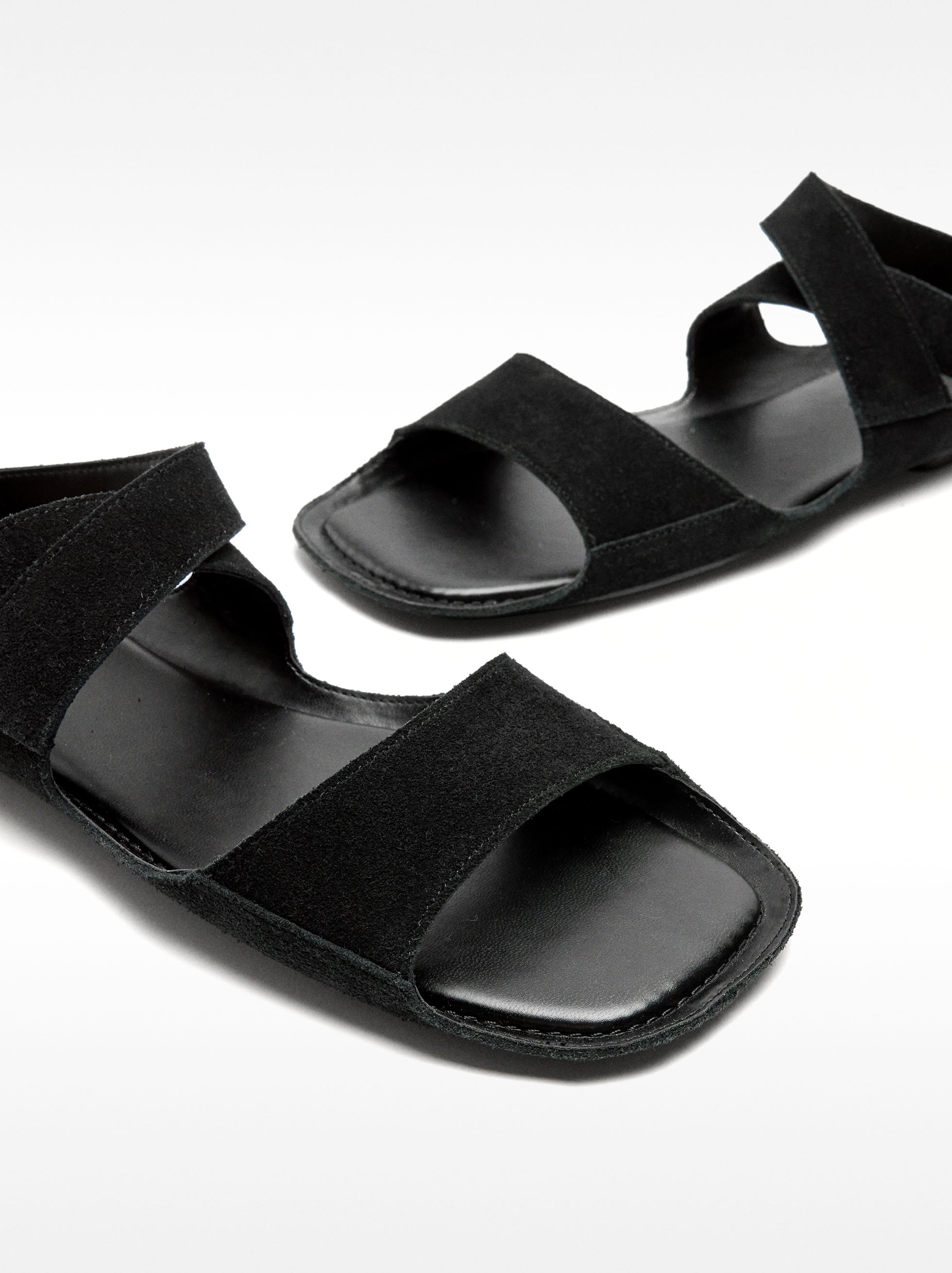 Sandalias Planas De Piel Con Hebilla