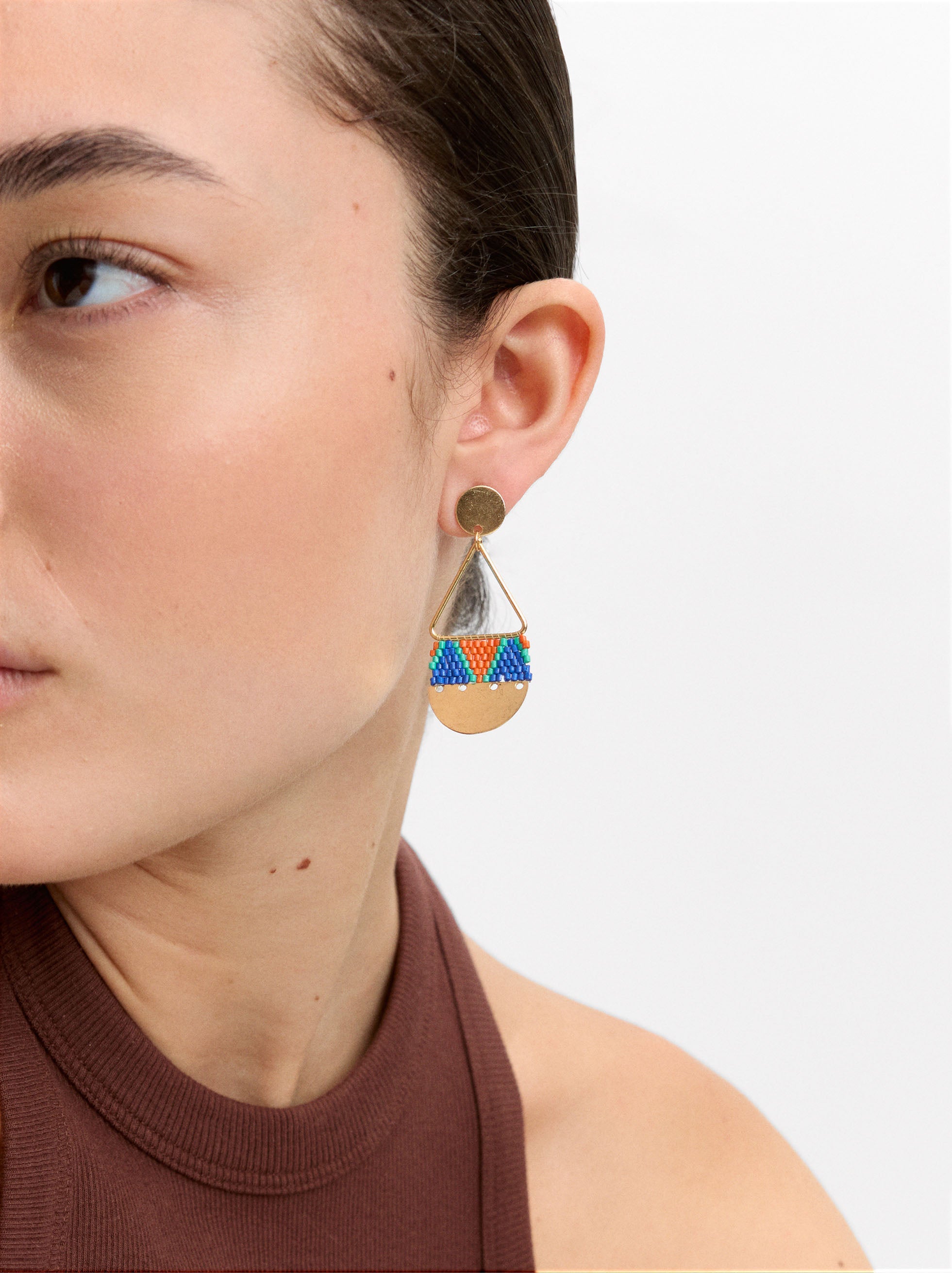 Pendientes Largos Triangulares Con Abalorios