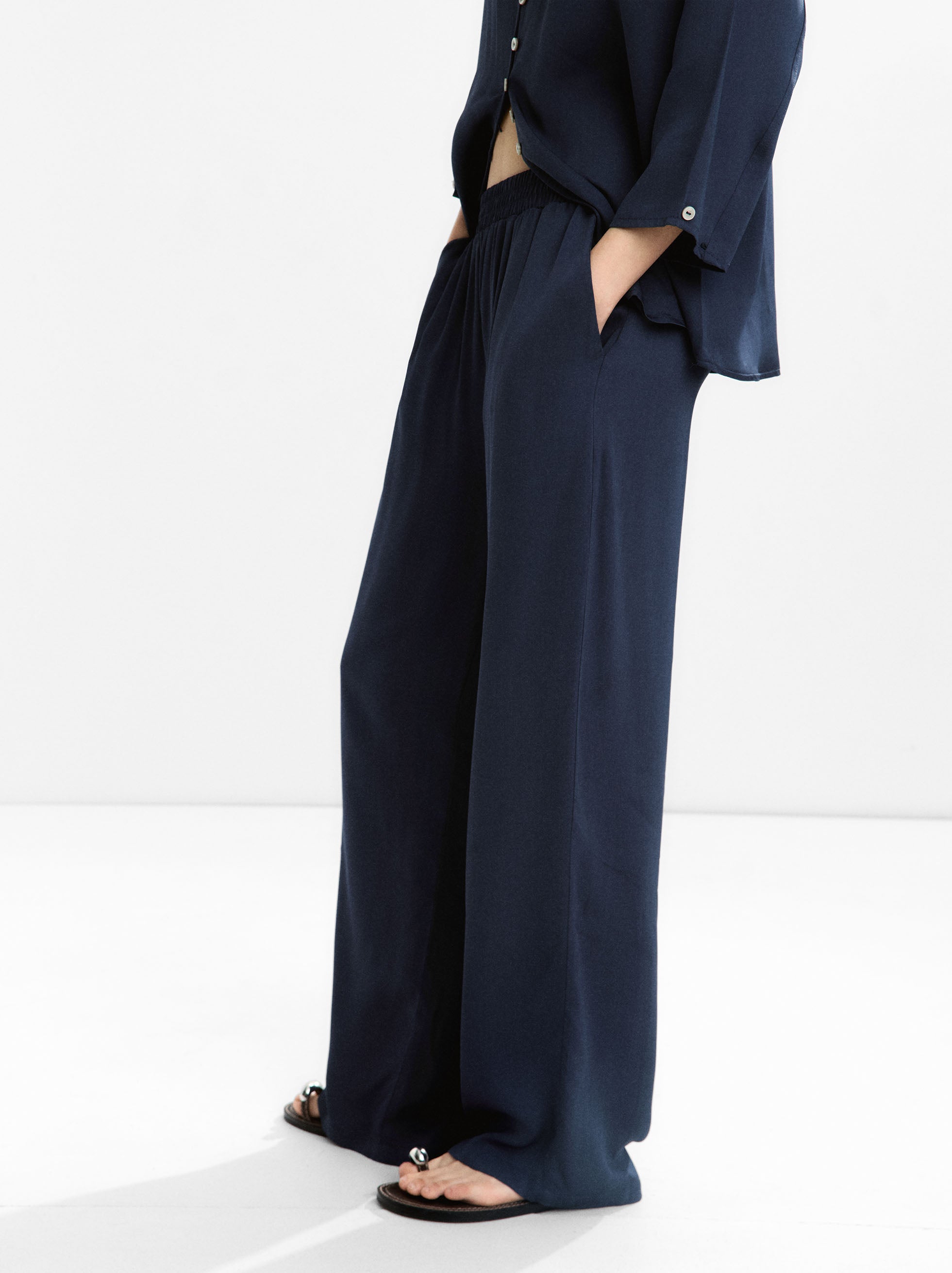 Pantalón Fluido Con Cintura Elástica