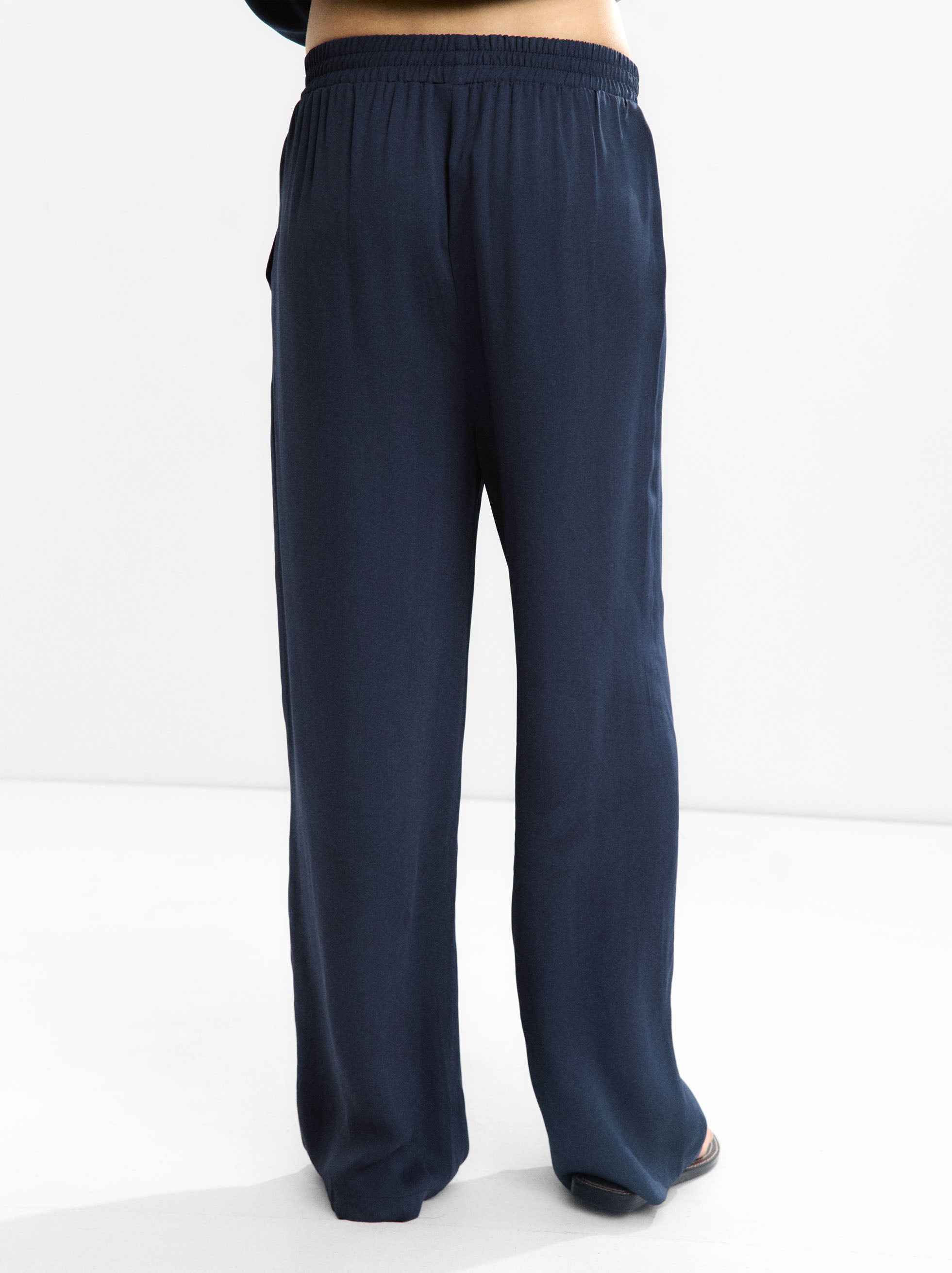 Pantalón Fluido Con Cintura Elástica