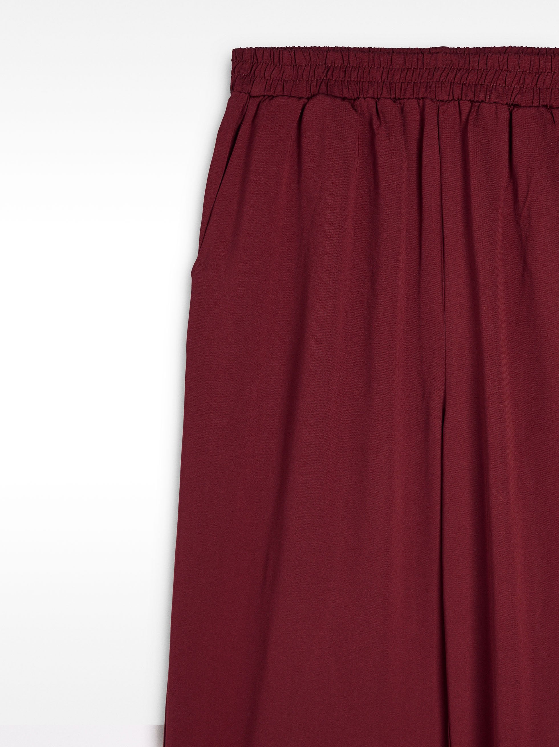 Pantalón Fluido Con Cintura Elástica