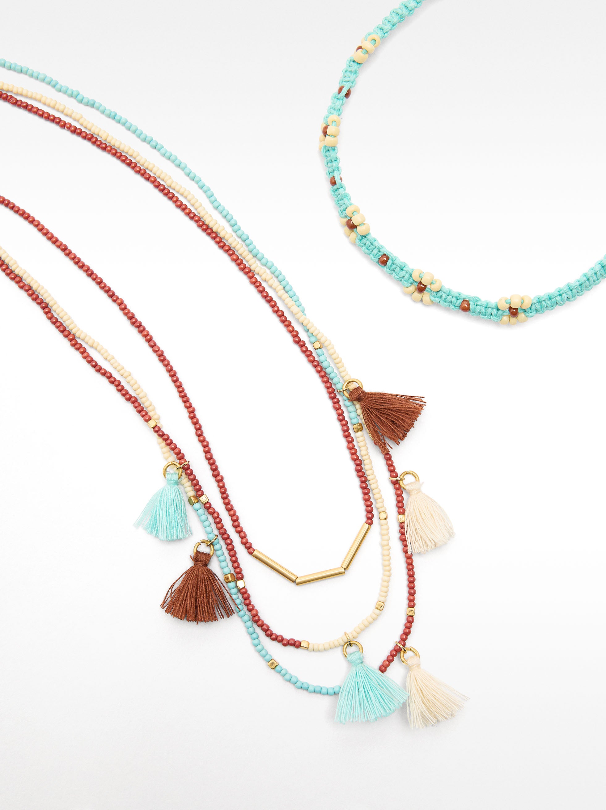 Set De Collares Con Borlas