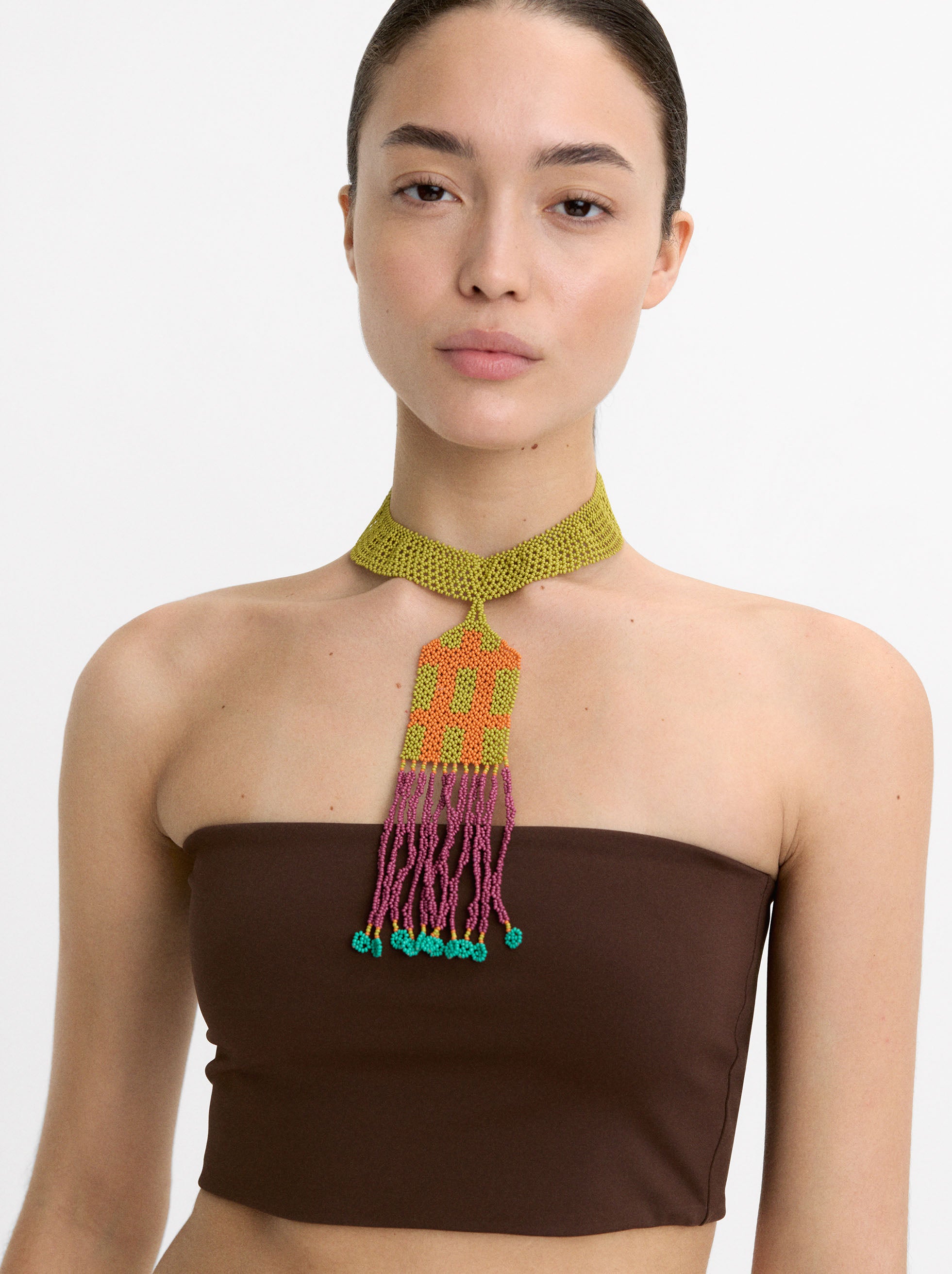 Collar Corto Con Abalorios