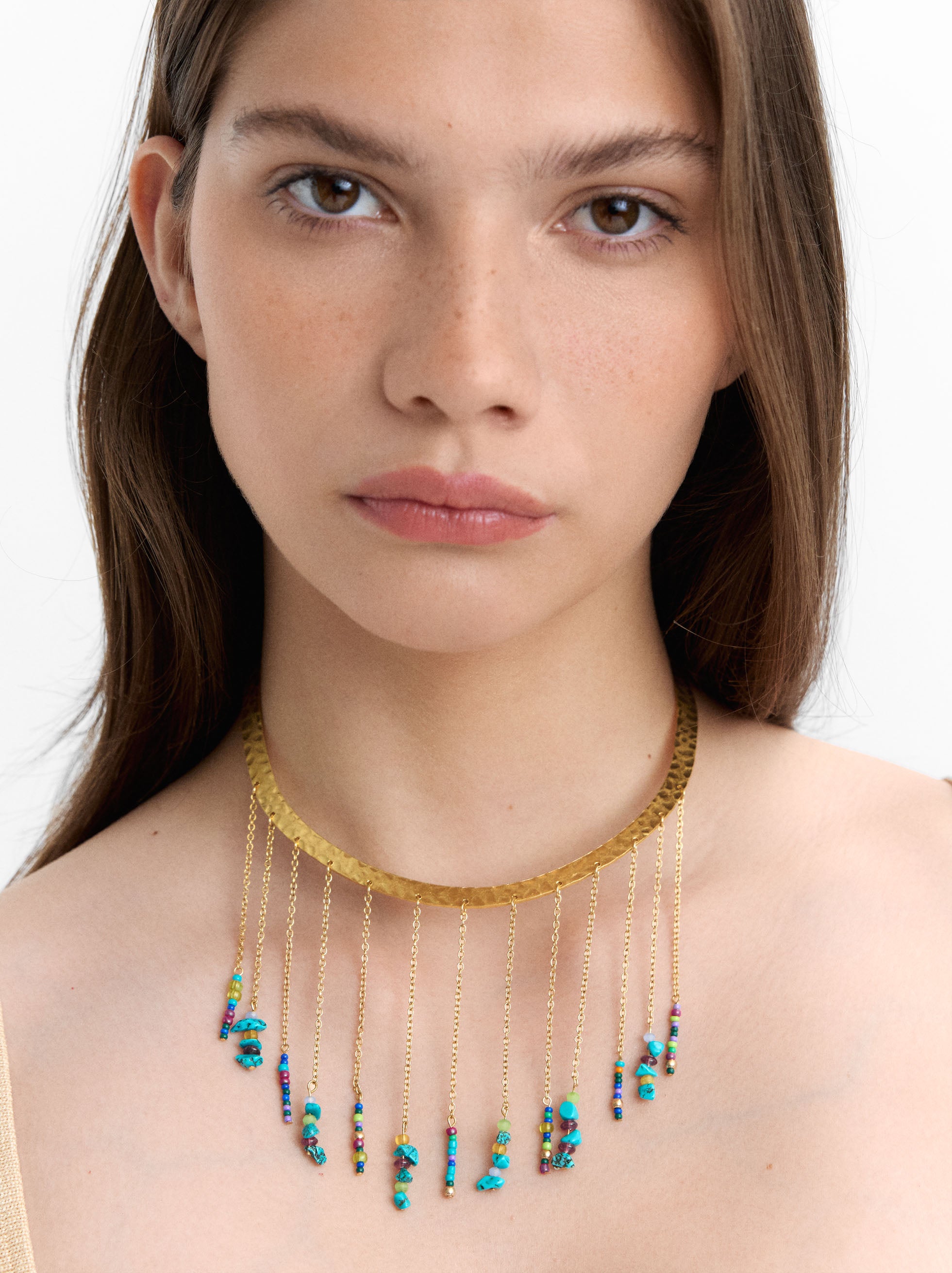 Collar Rígido Con Flecos Y Piedras