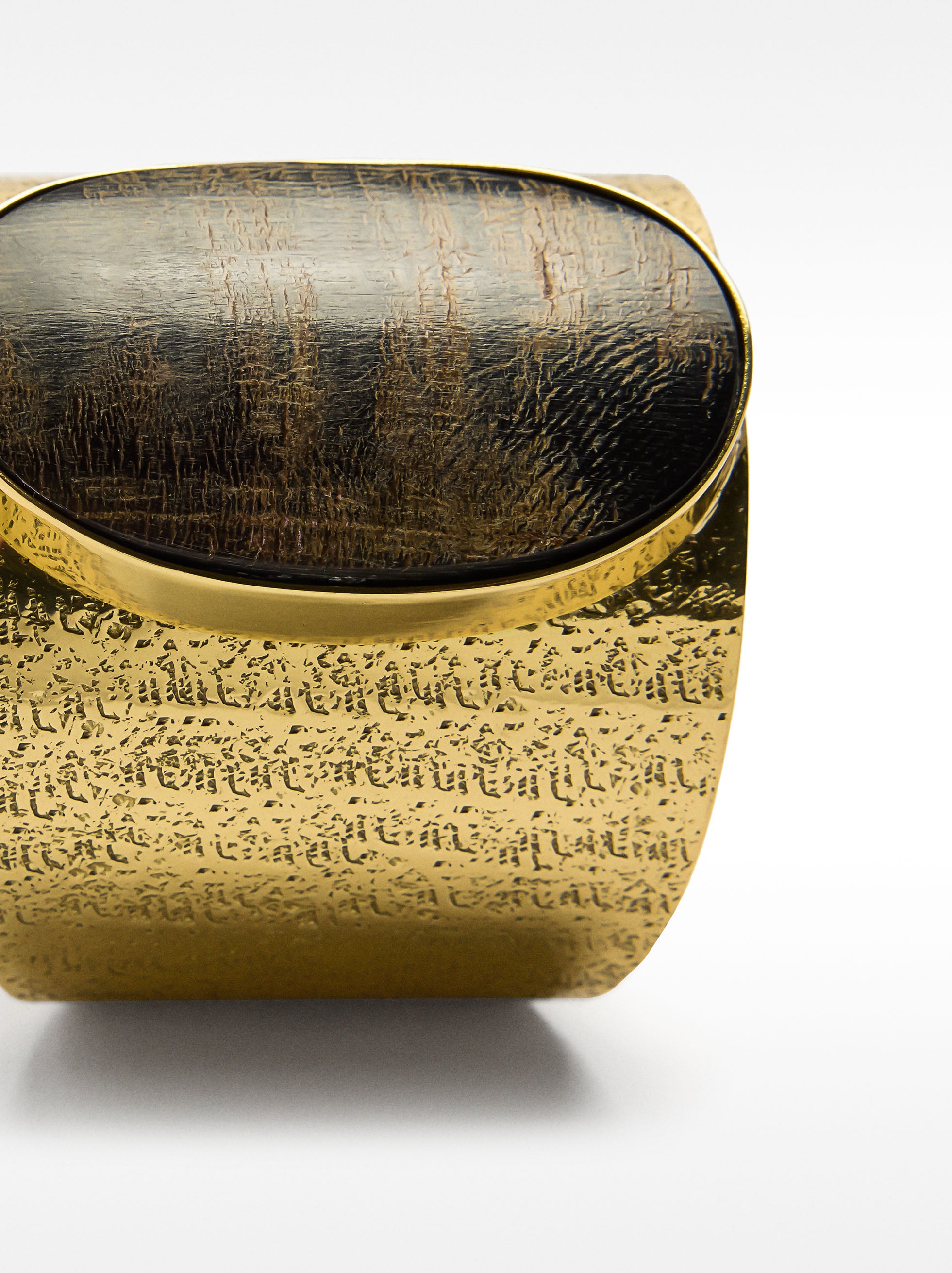 Pulsera Abierta Con Detalle Ovalado