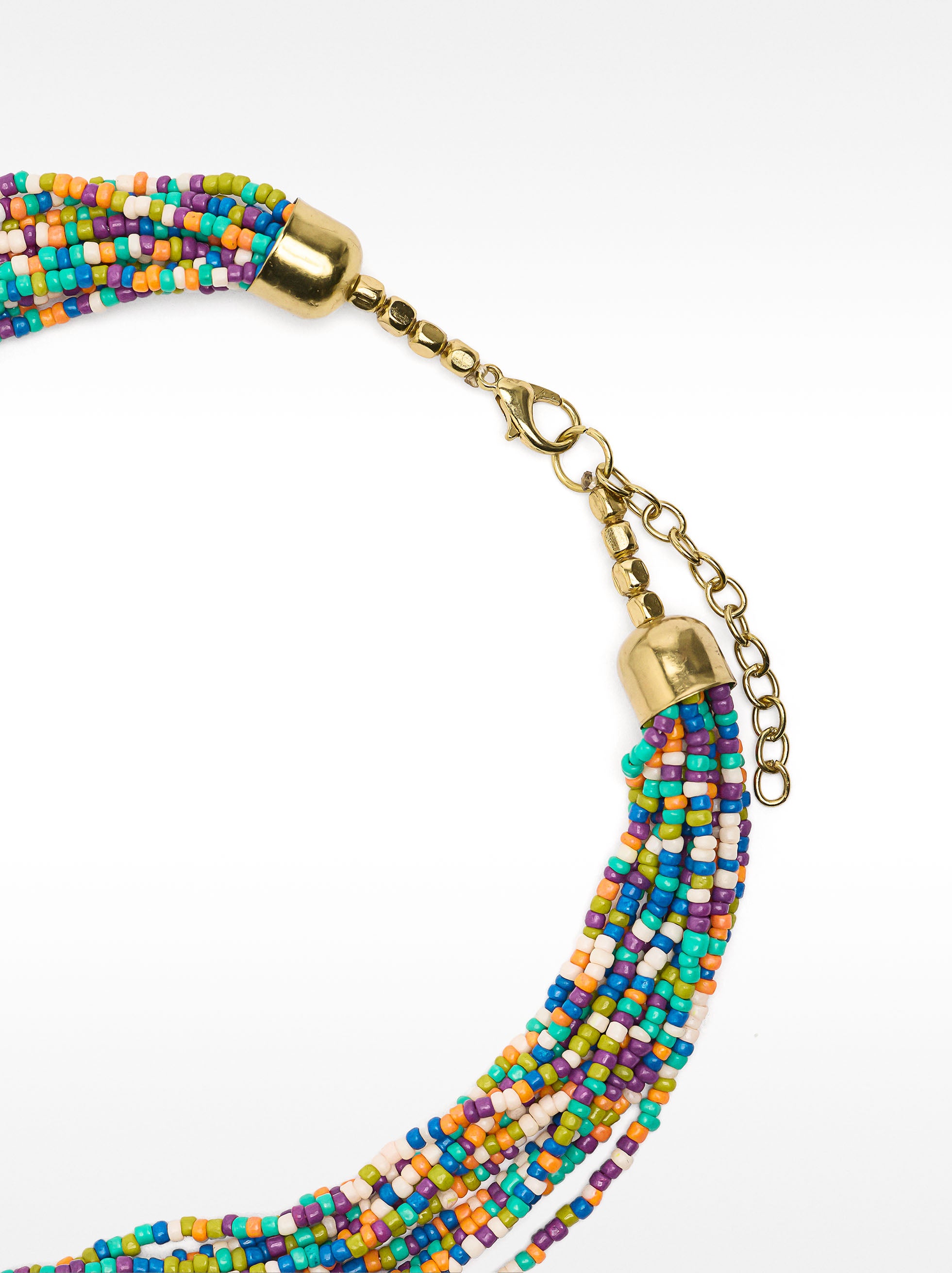 Collar Corto Múltiple Con Abalorios