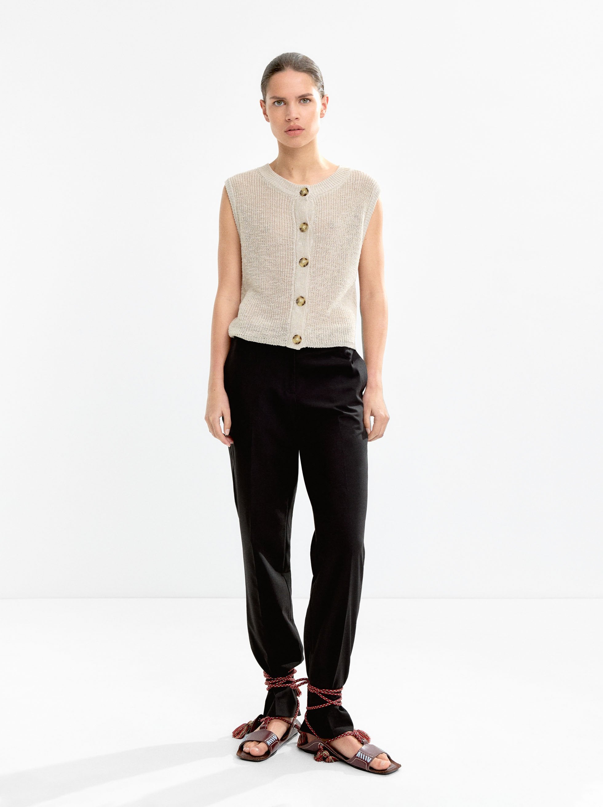 Chaleco De Punto Con Botones