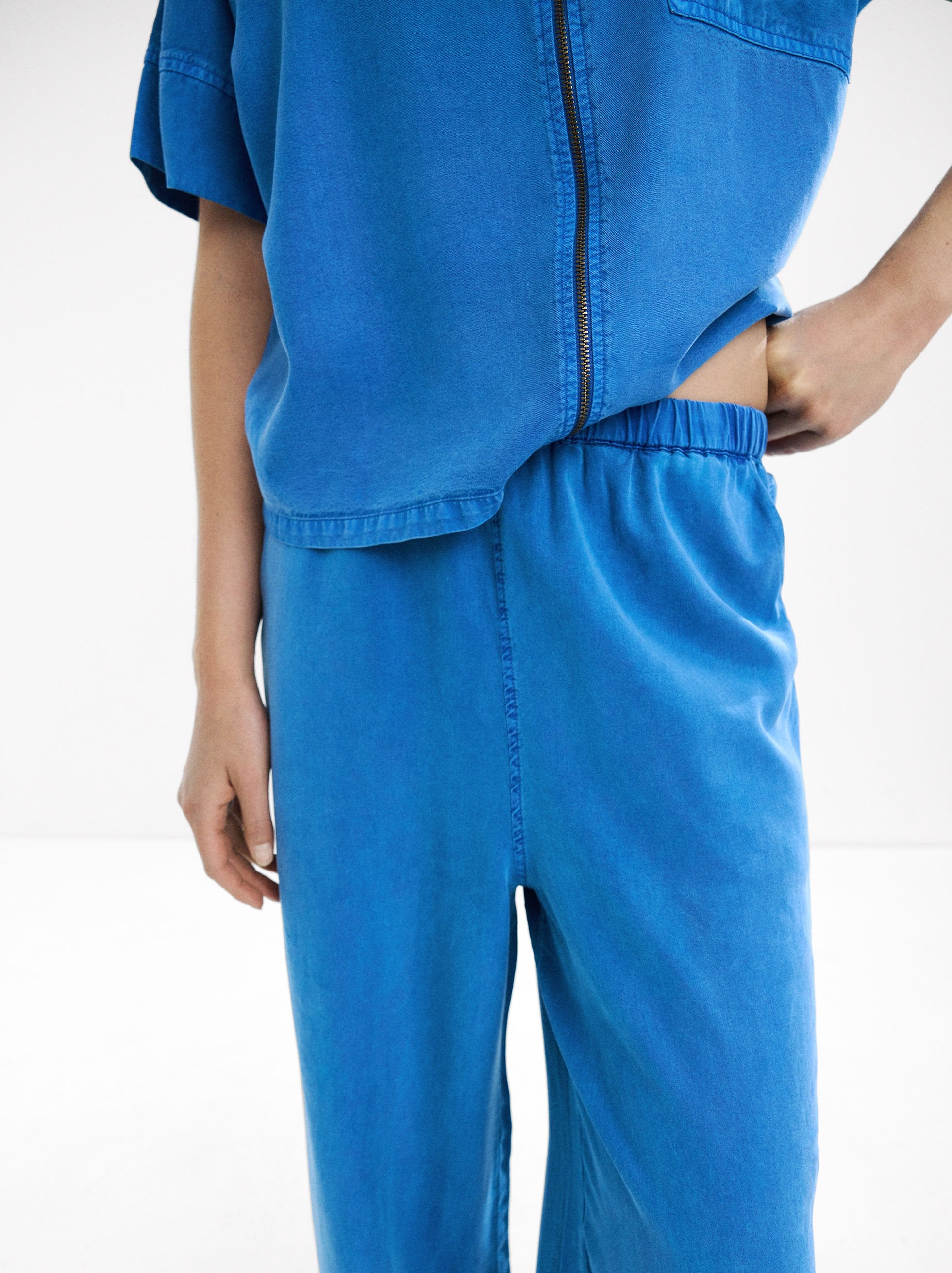 Pantalón Fluido Con Cintura Elástica