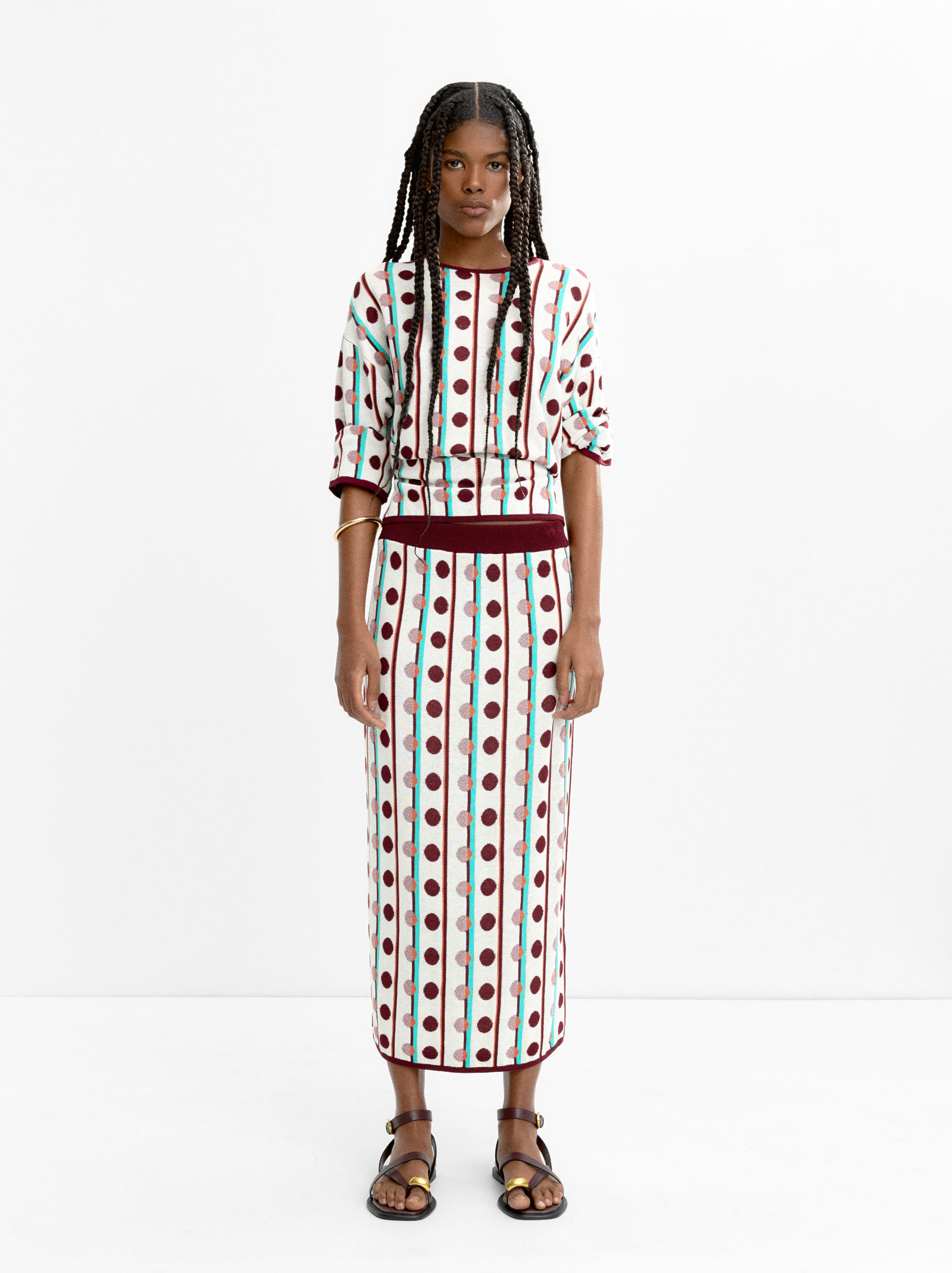 Chompa De Punto Jacquard Con Lunares