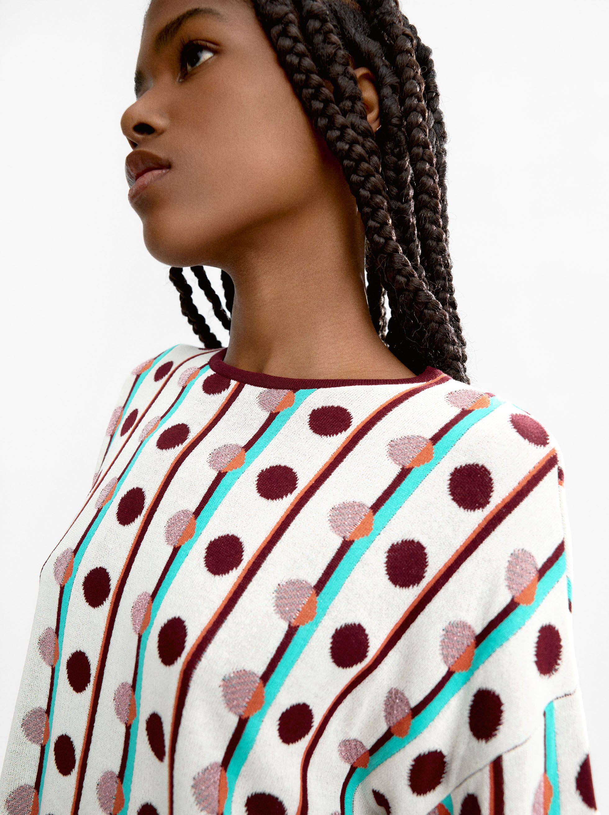 Chompa De Punto Jacquard Con Lunares