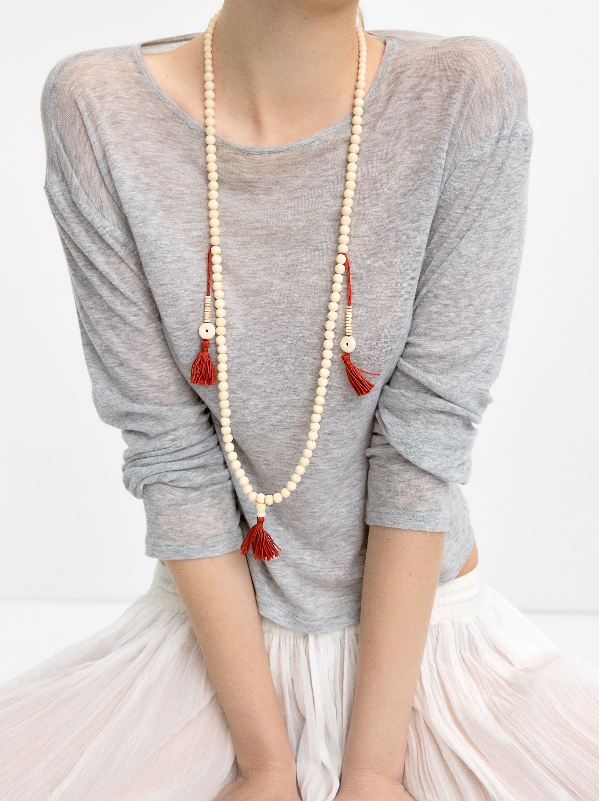 Collar Largo De Cuentas Con Borlas