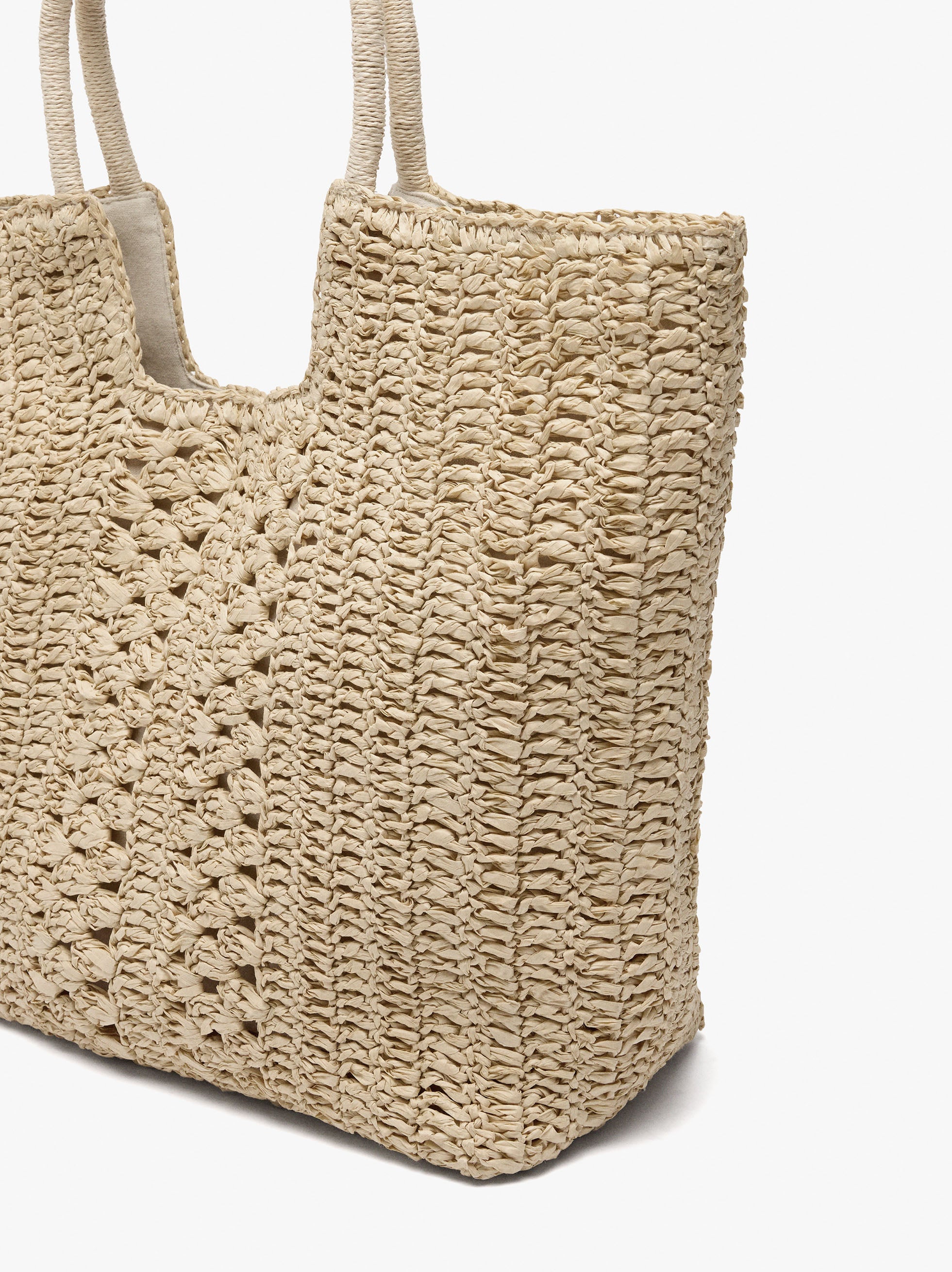 Bolso Shopper Efecto Rafia Con Colgante