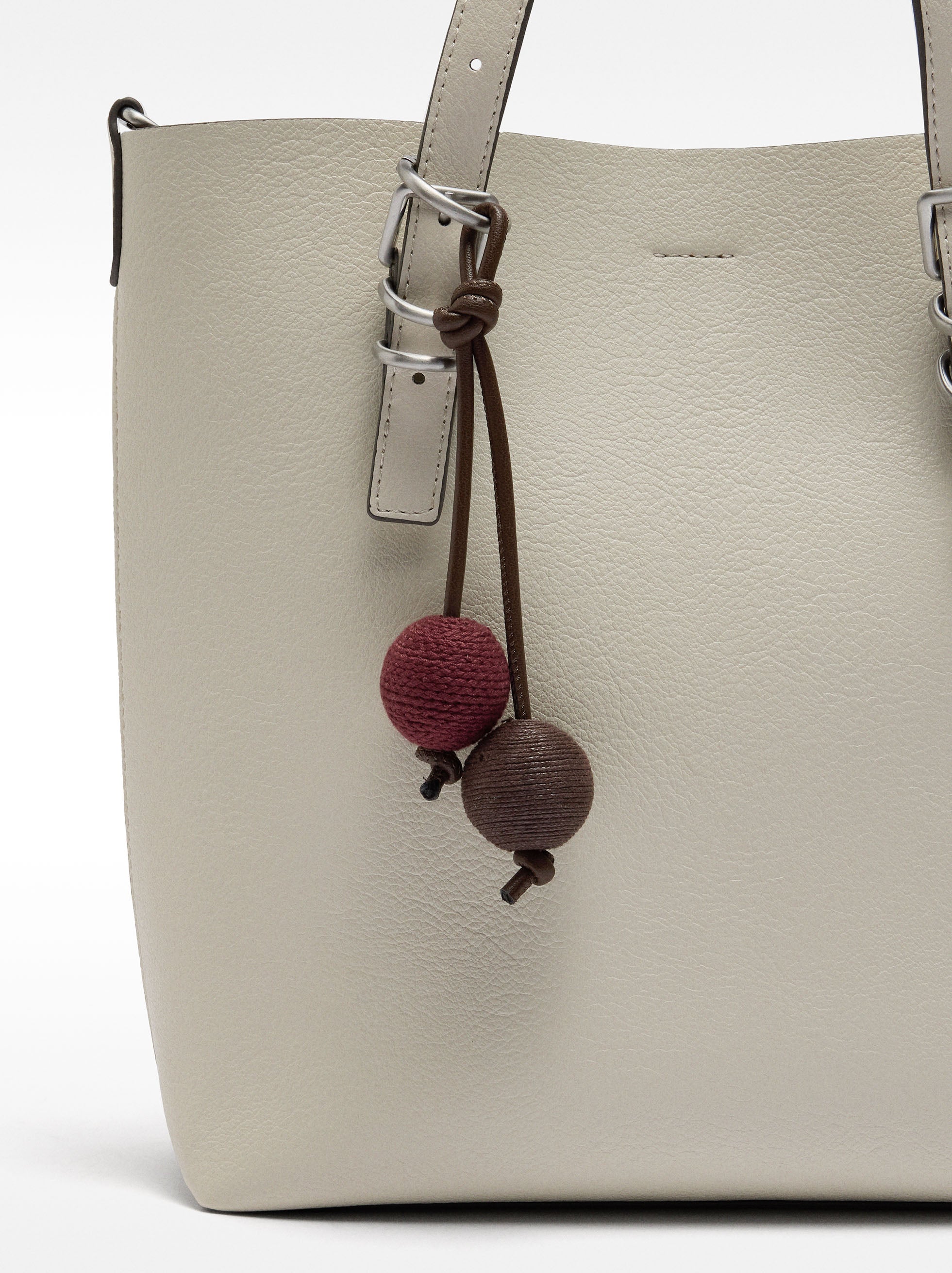 Bolso Tote Con Penduro