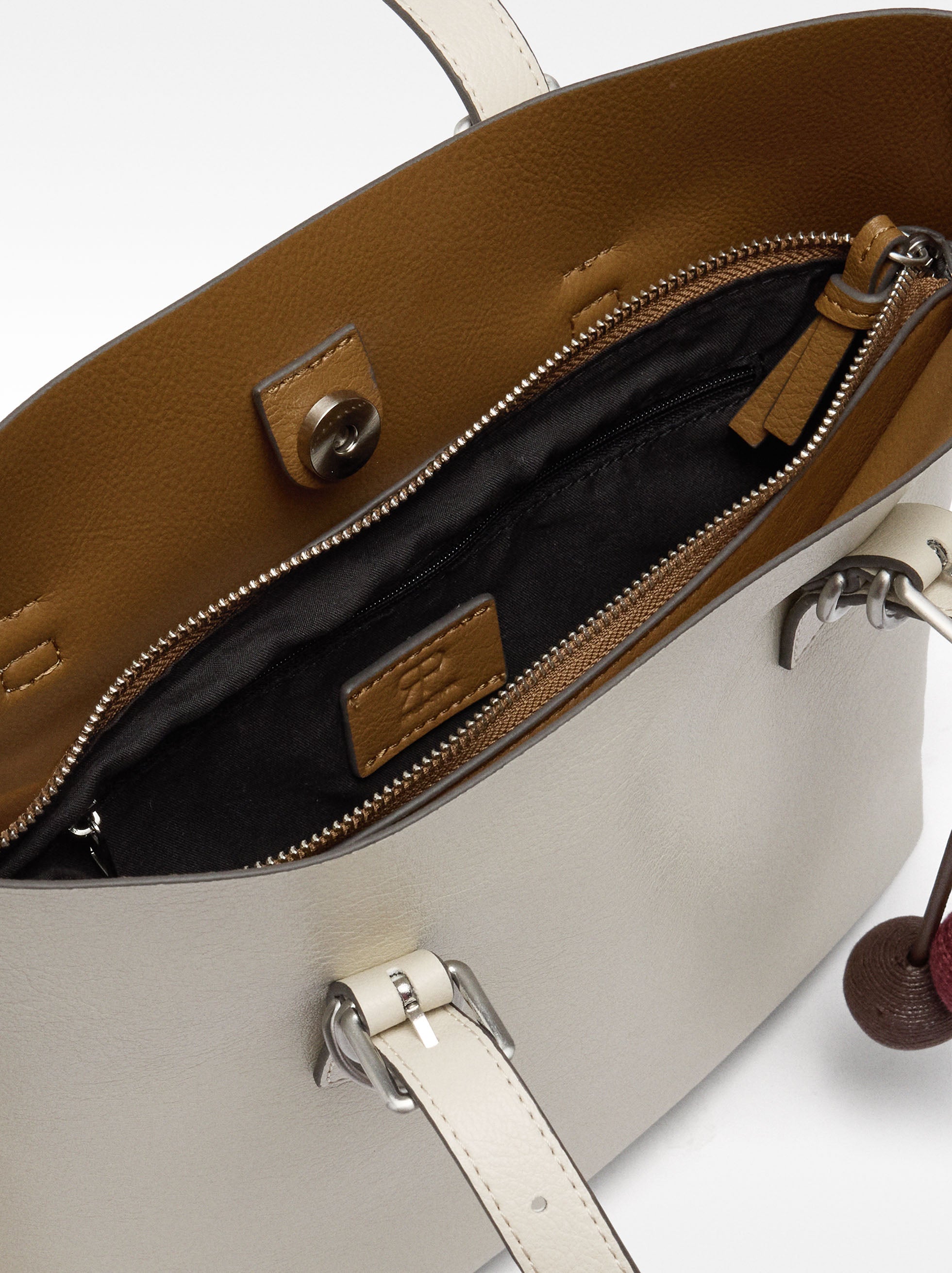 Bolso Tote Con Penduro