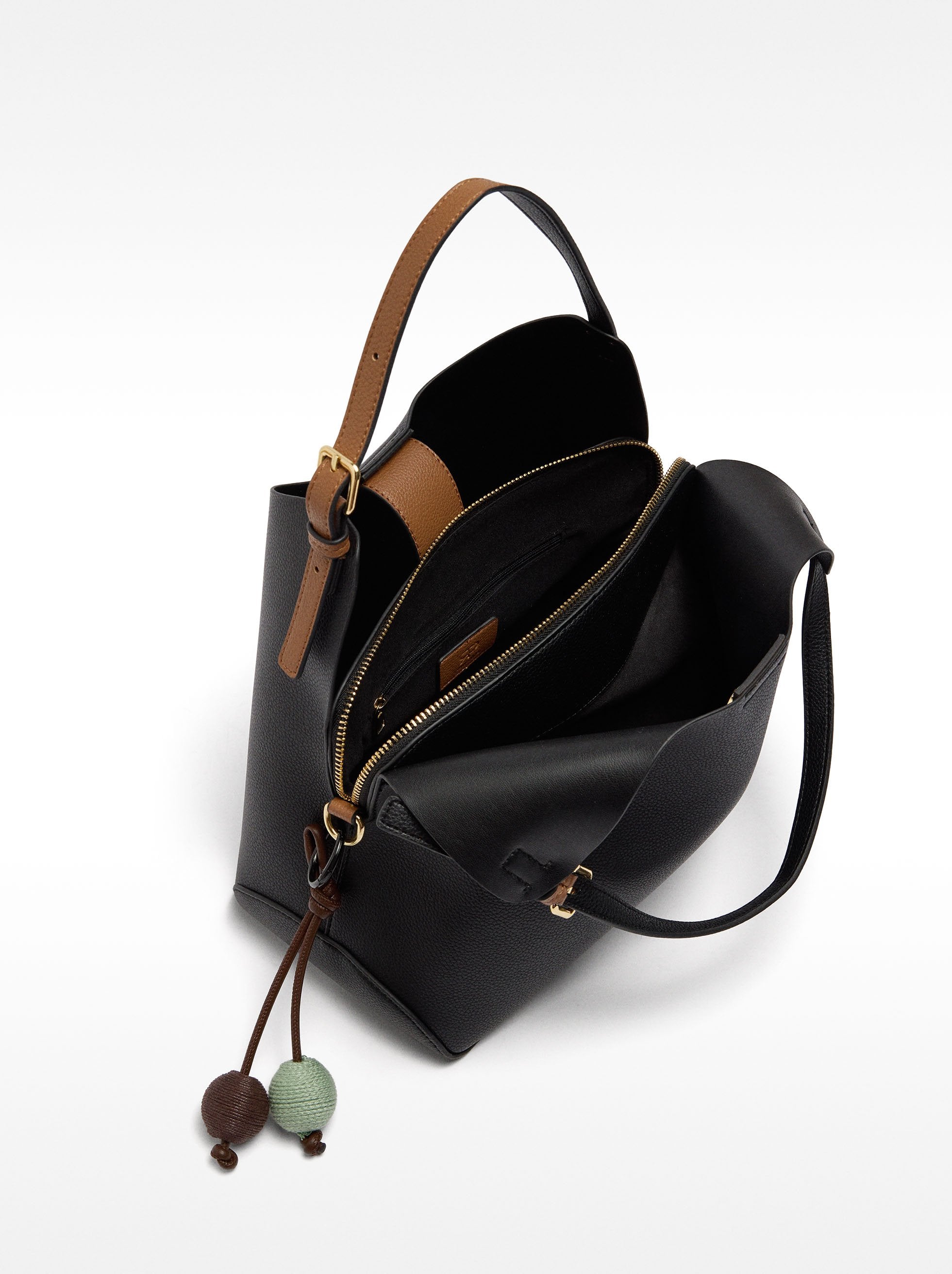 Bolso De Mano Con Colgante