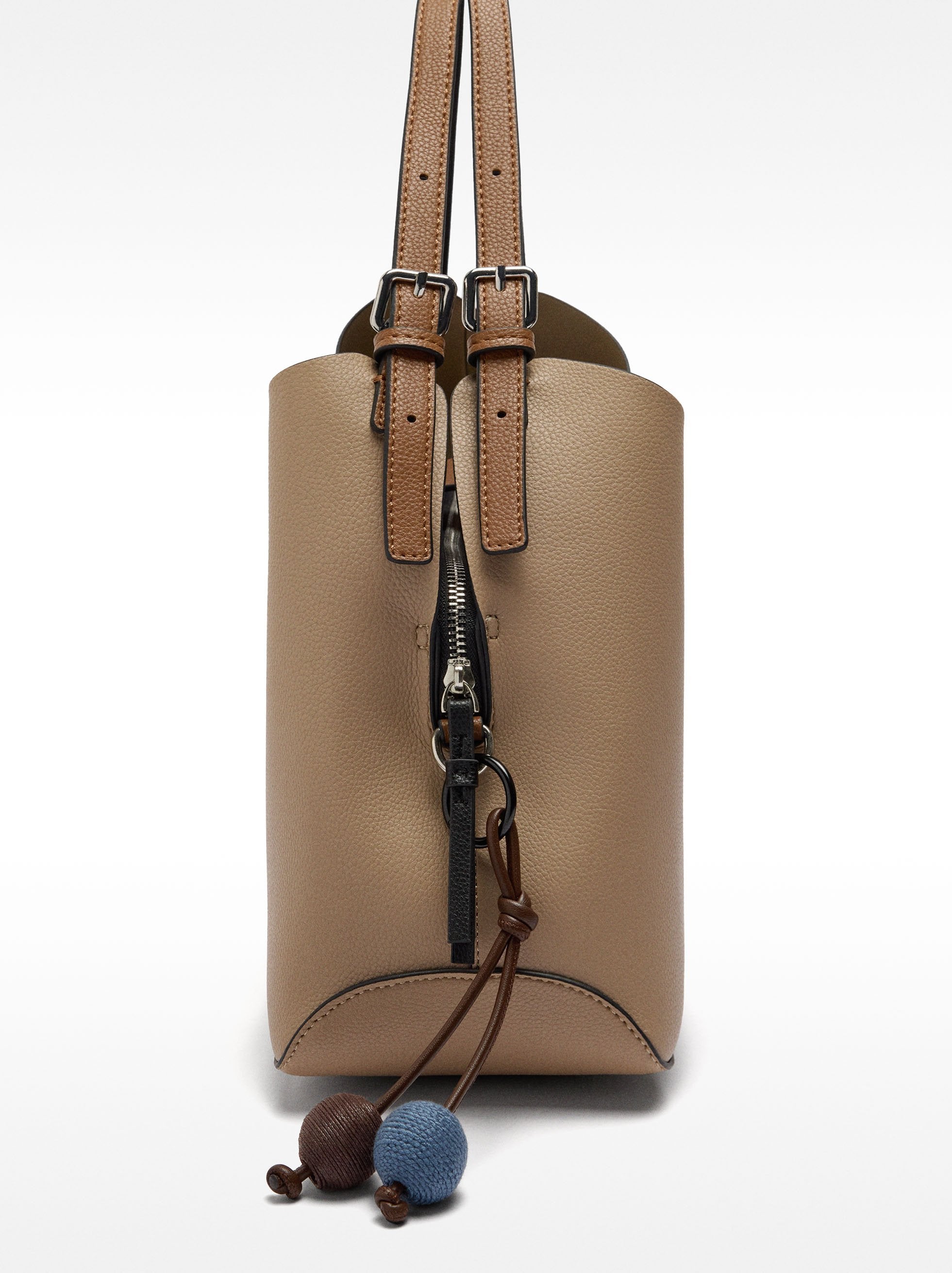 Bolso De Mano Con Colgante