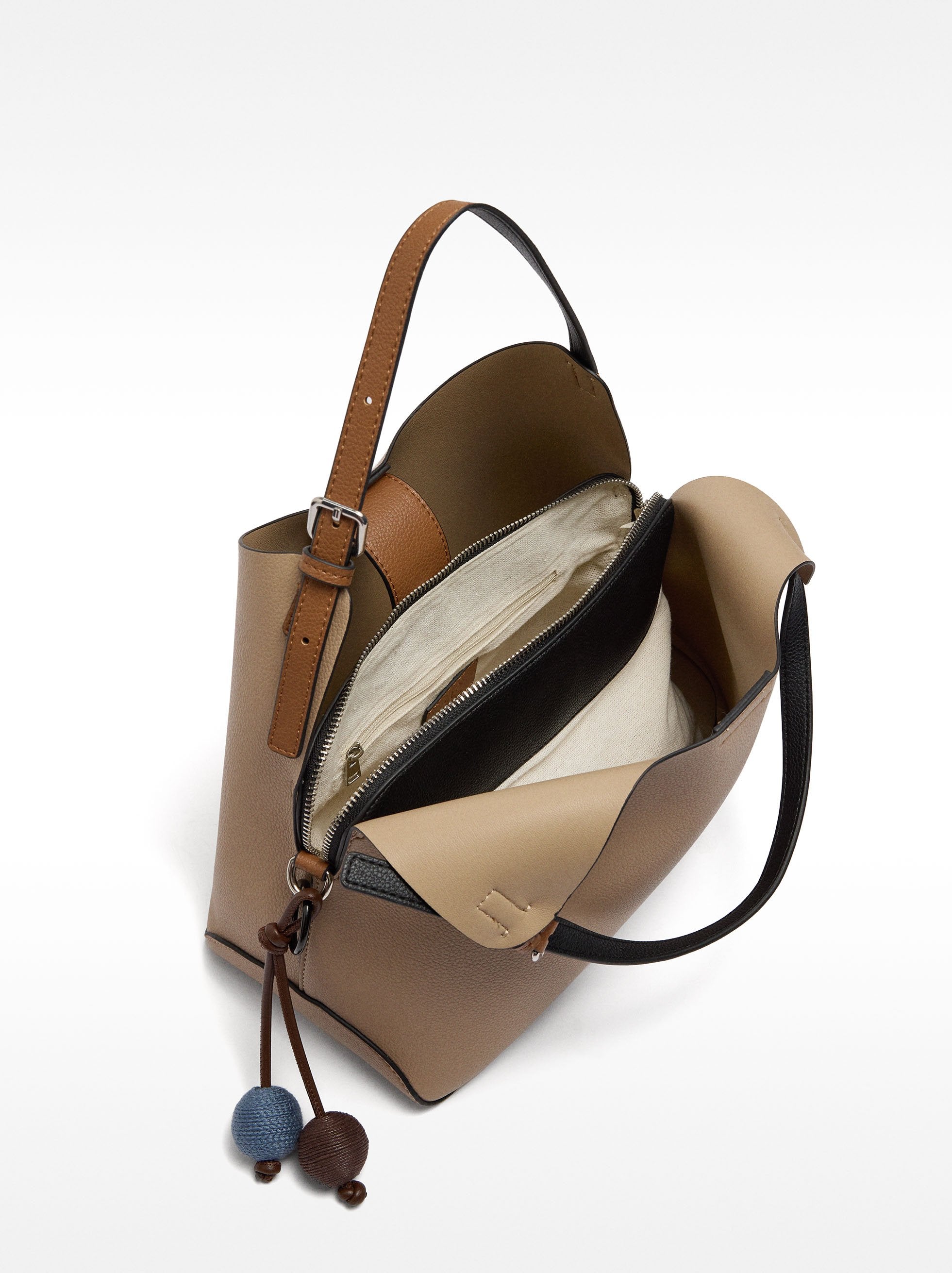 Bolso De Mano Con Colgante