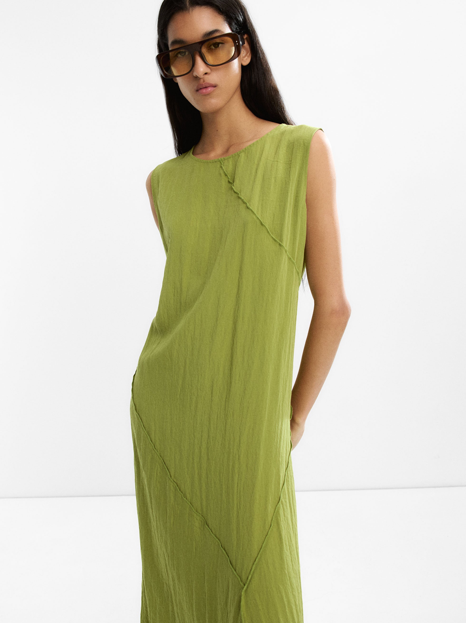 Vestido Midi Efecto Arrugado