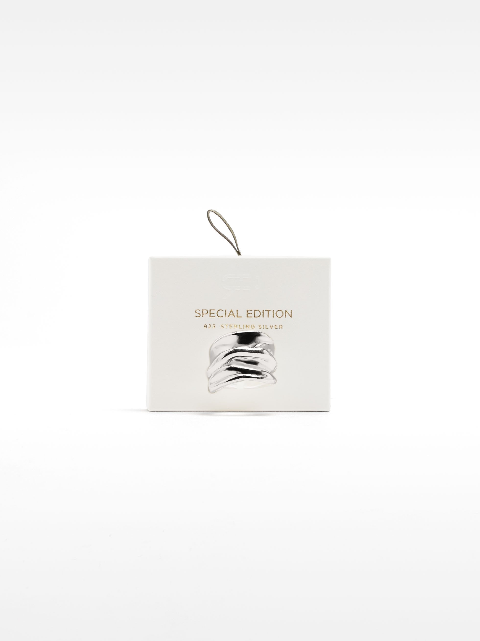 Anillo Ancho Con Relieve - Plata De Ley 925