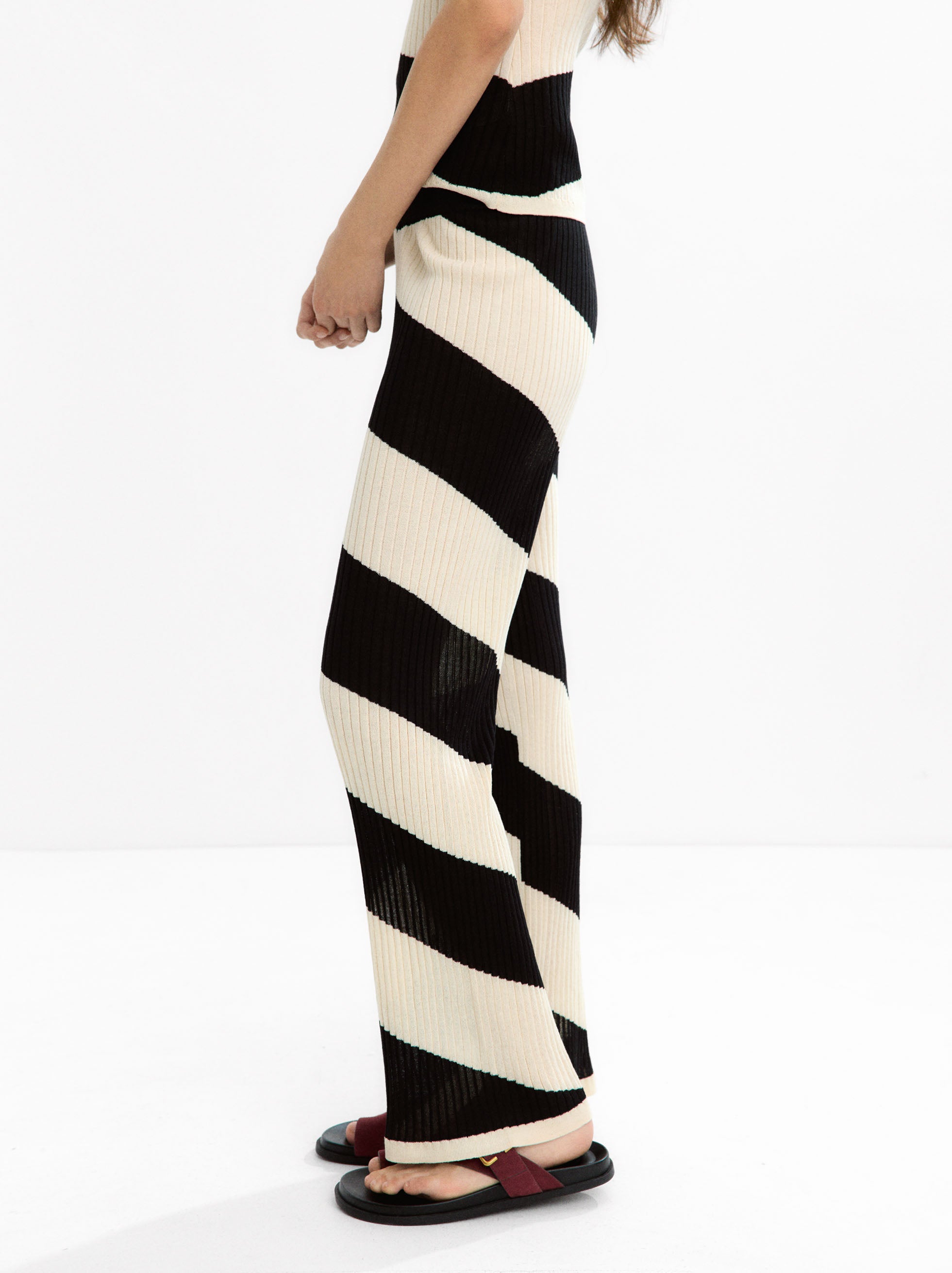 Pantalón De Punto A Rayas